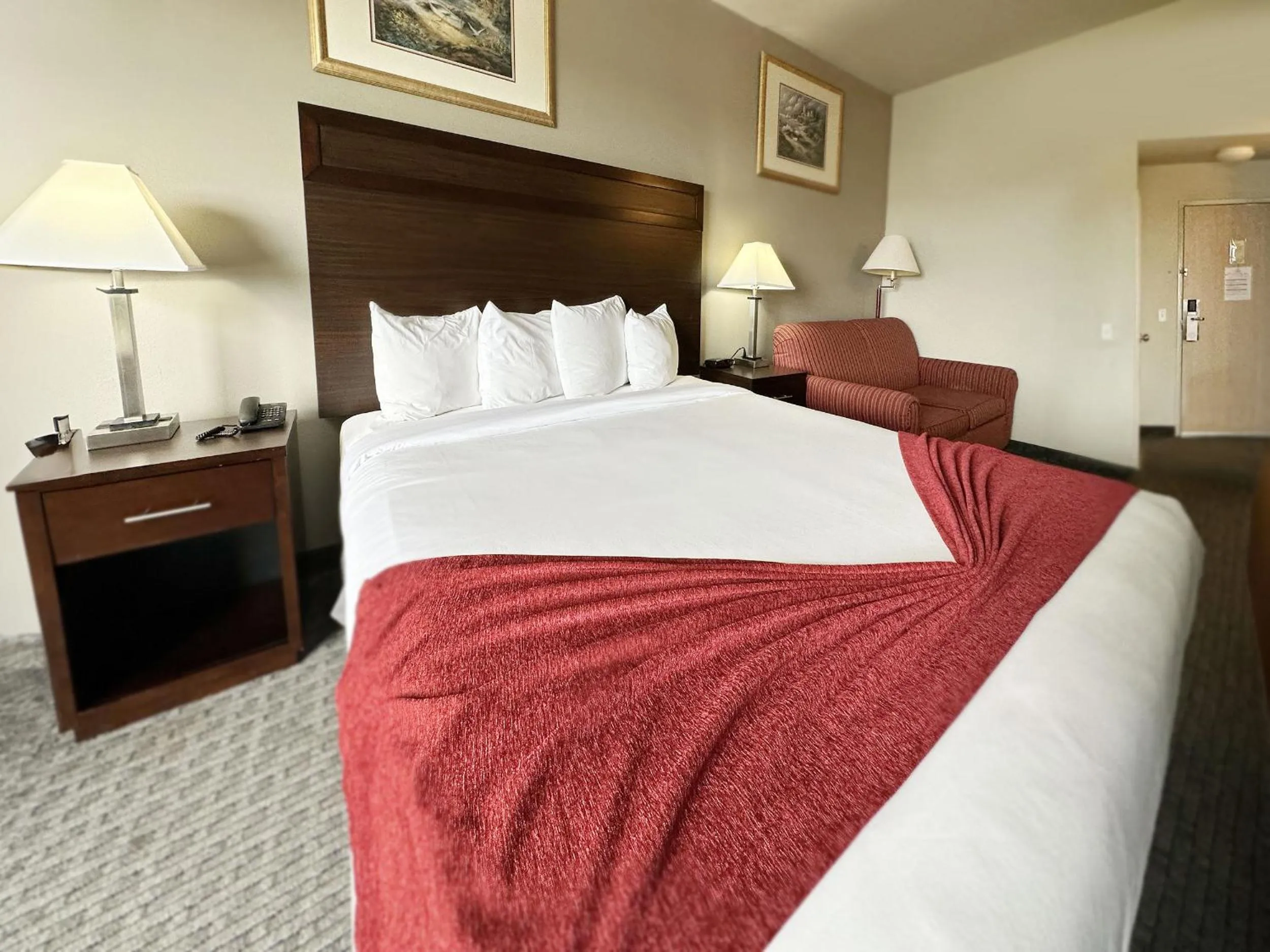 Bed in BayVue Hotel, Resort & Suites