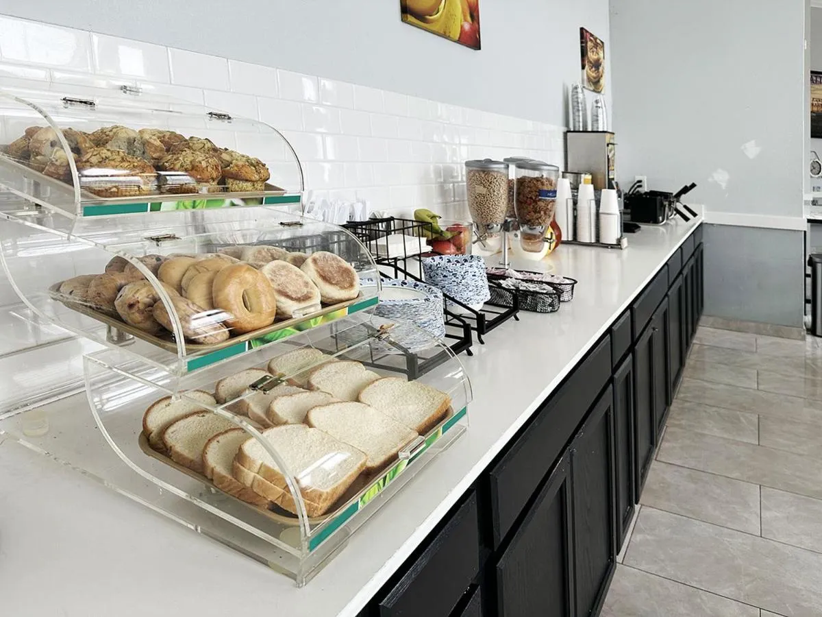 BayVue Hotel, Resort & Suites