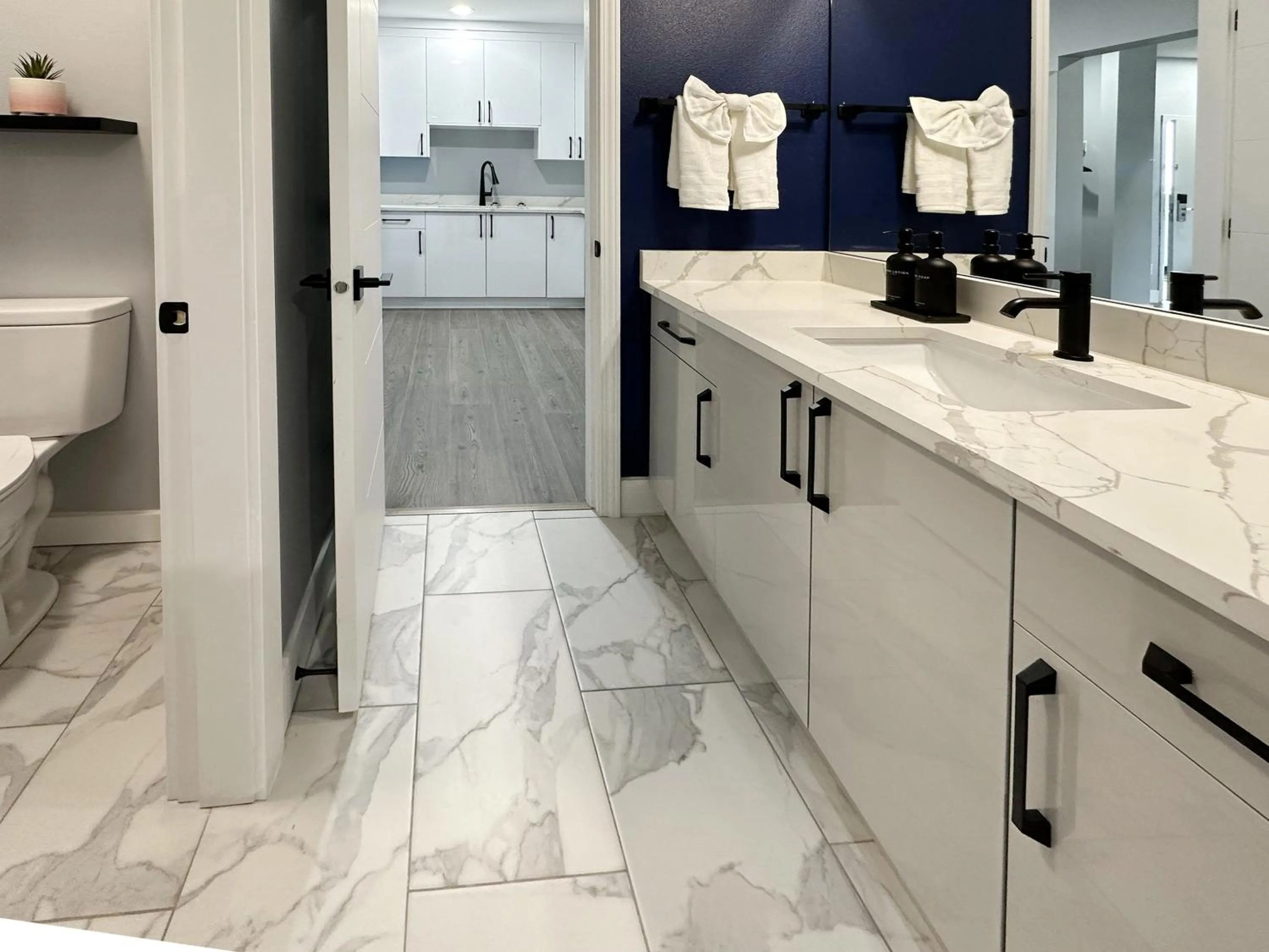 BayVue Hotel, Resort & Suites