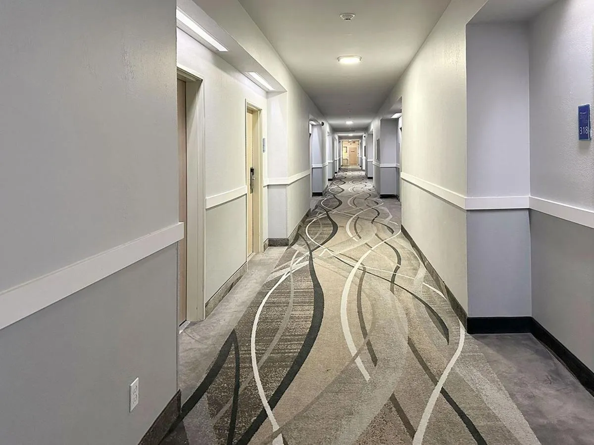 BayVue Hotel, Resort & Suites