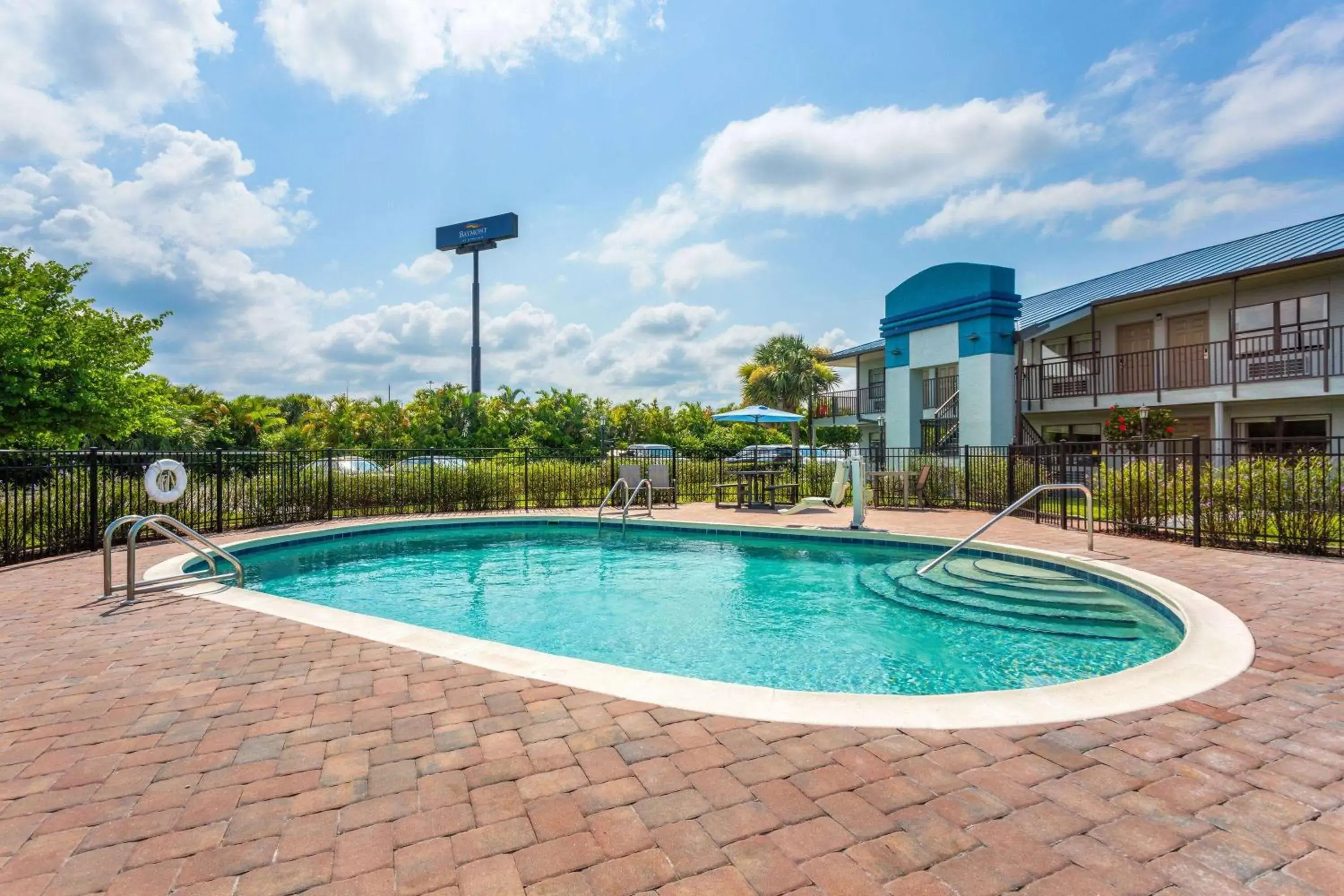 Pool view in Baymont by Wyndham Punta Gorda/Port Charlotte Pool view in Baymont by Wyndham Punta Gorda/Port Charlotte