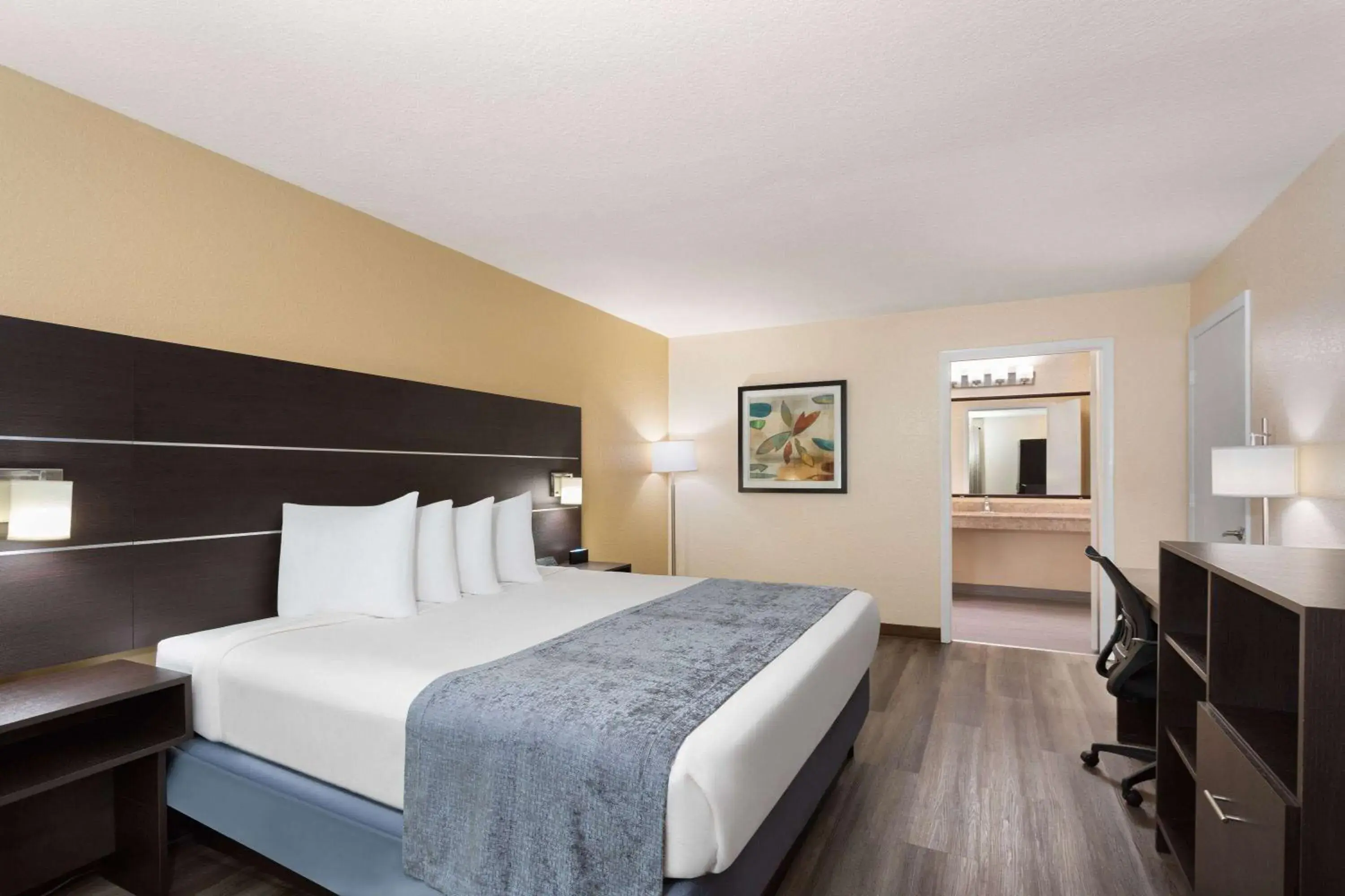 King Studio Suite - Non-Smoking in Baymont by Wyndham Punta Gorda/Port Charlotte King Studio Suite - Non-Smoking in Baymont by Wyndham Punta Gorda/Port Charlotte