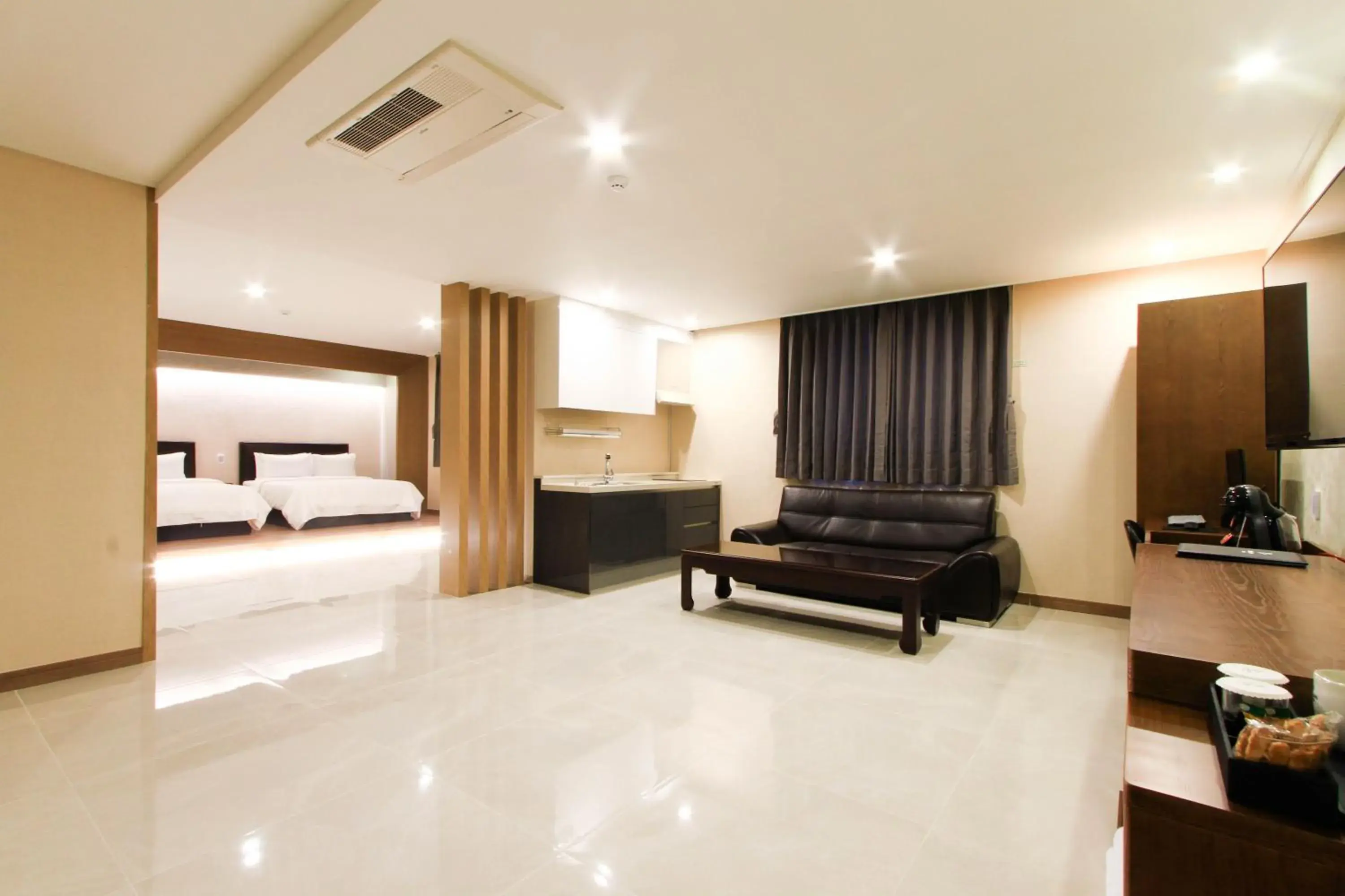 Suite in The King Hotel Suite in The King Hotel