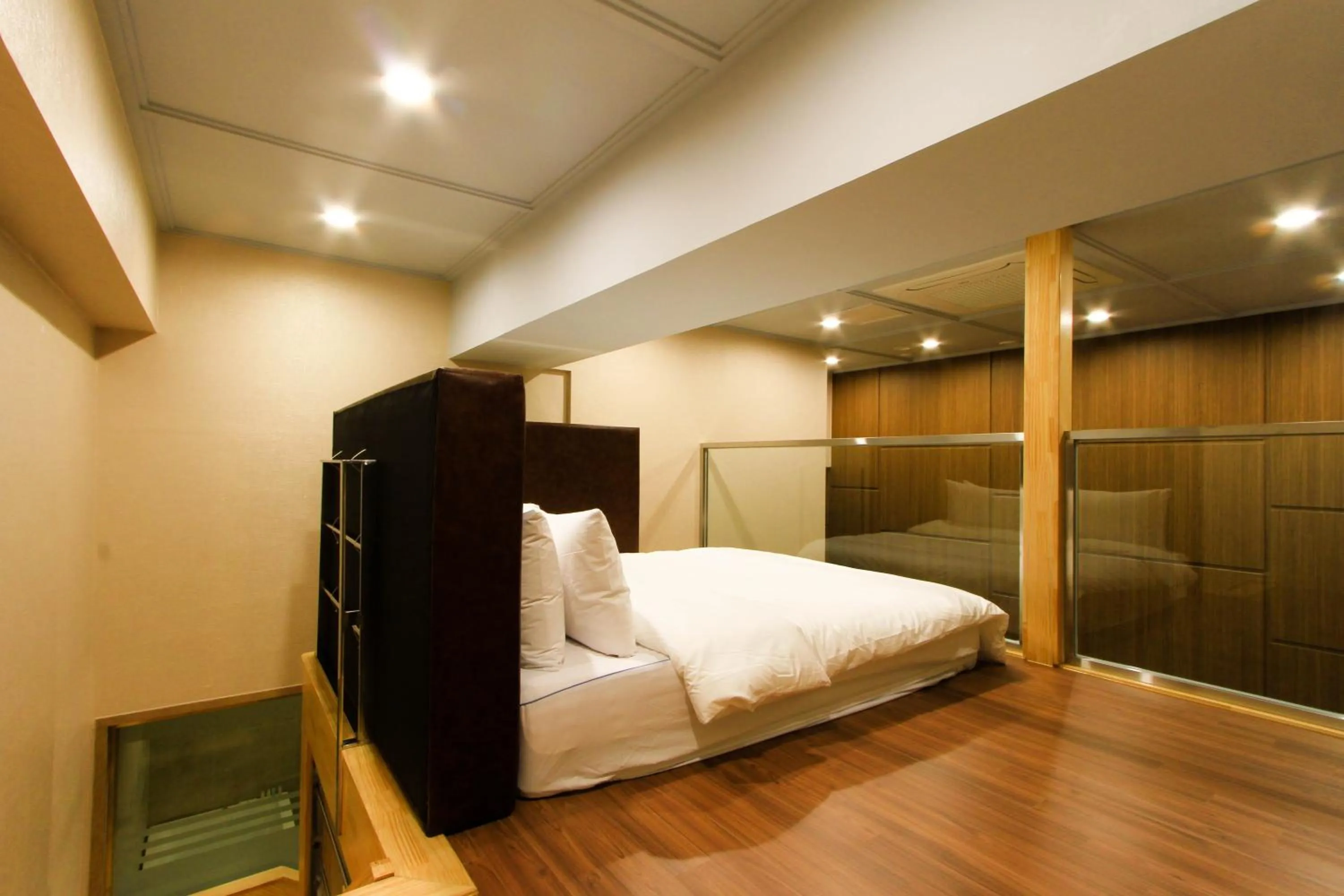 Bed in The King Hotel