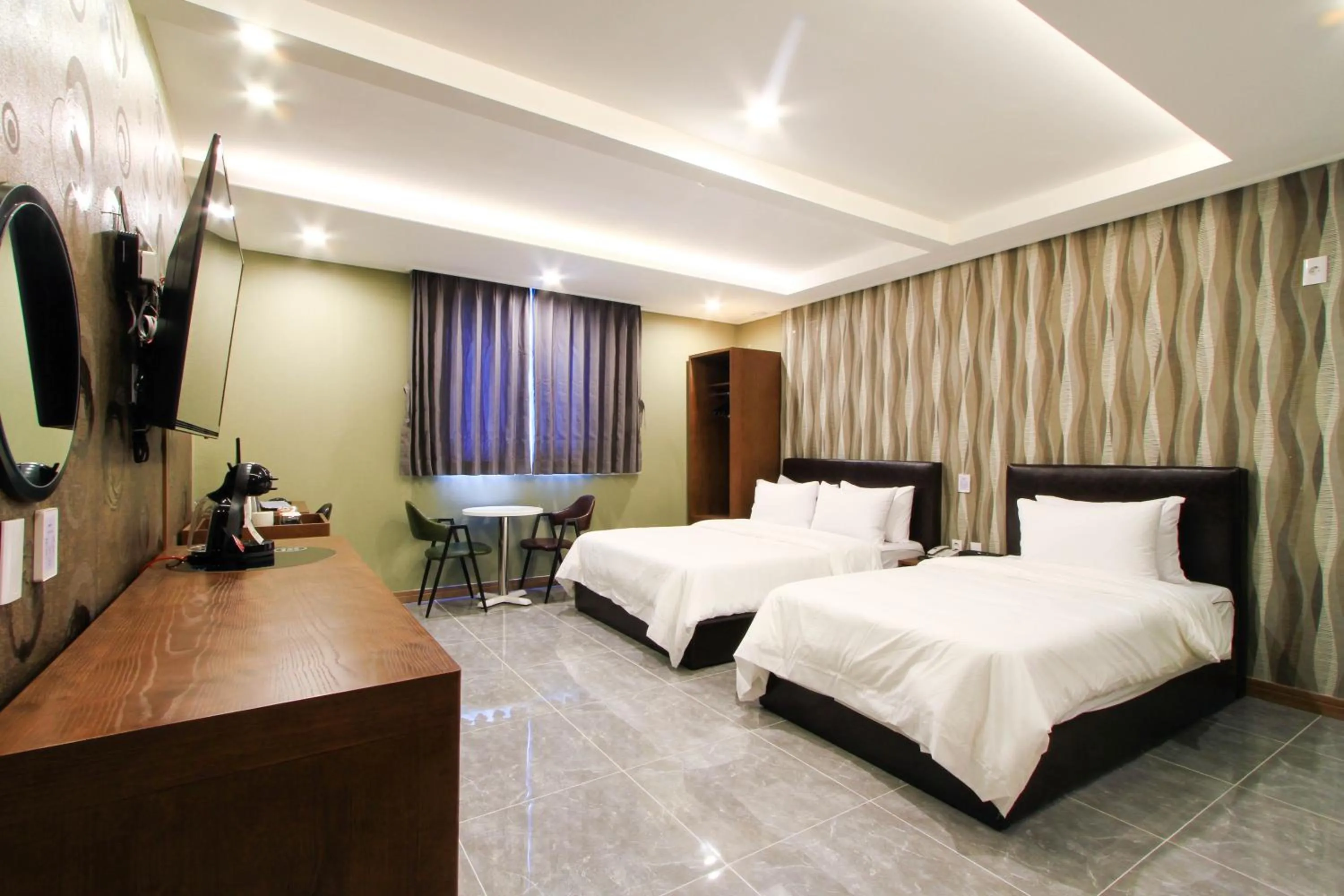 Bed in The King Hotel