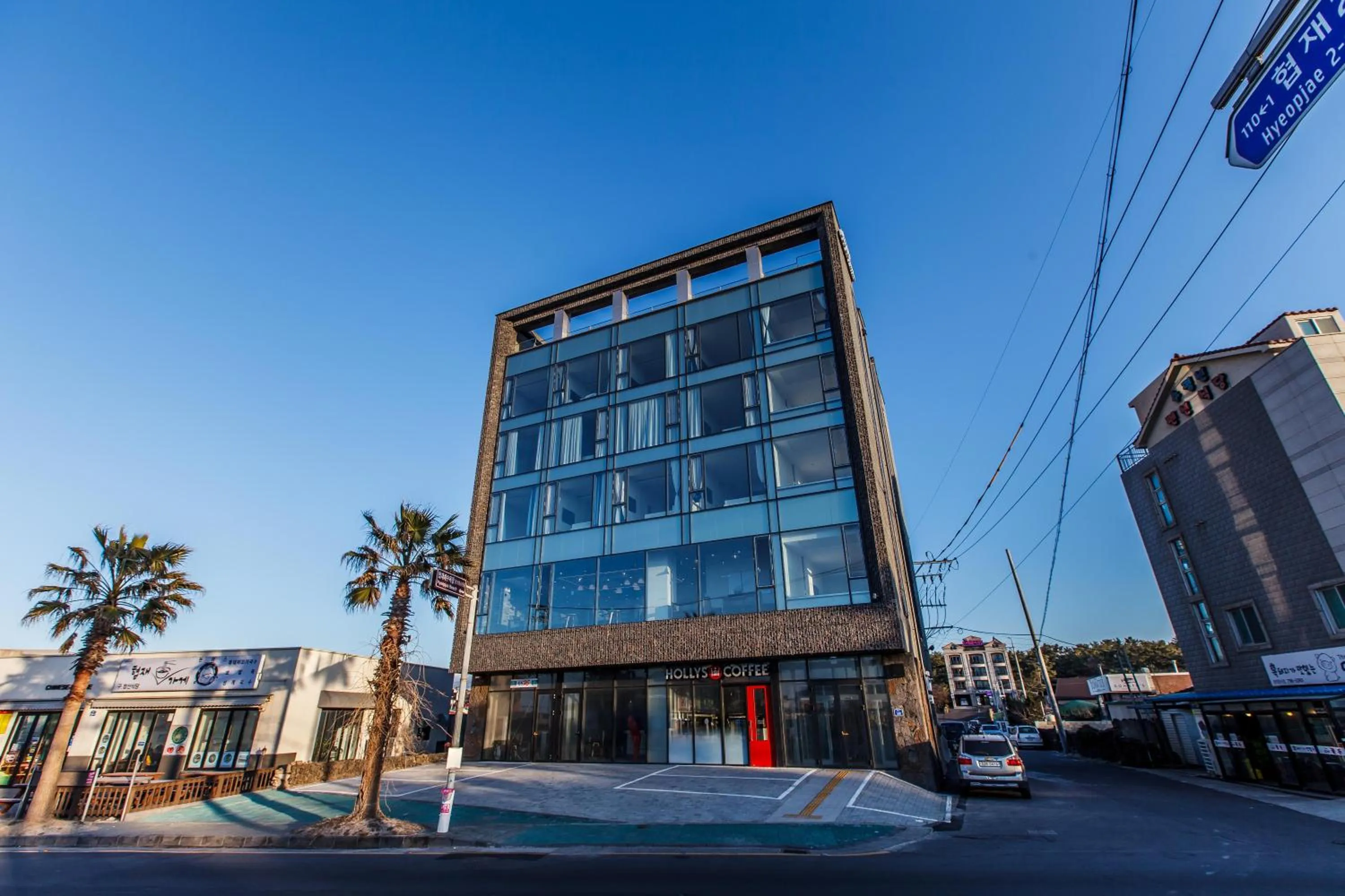 Property building in Blue Spring Hotel