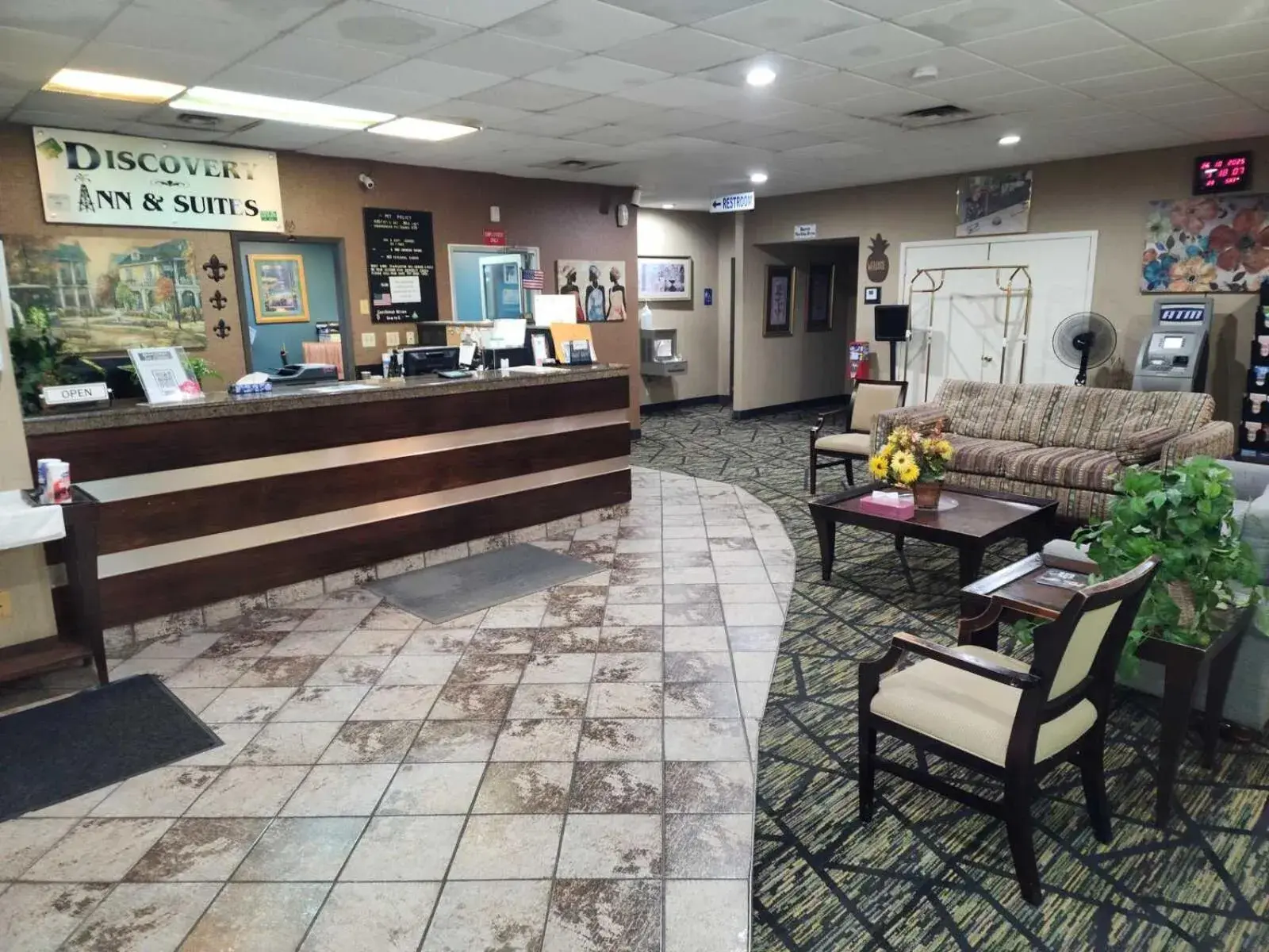 Lobby or reception in Discovery Inn Lafayette Lobby or reception in Discovery Inn Lafayette