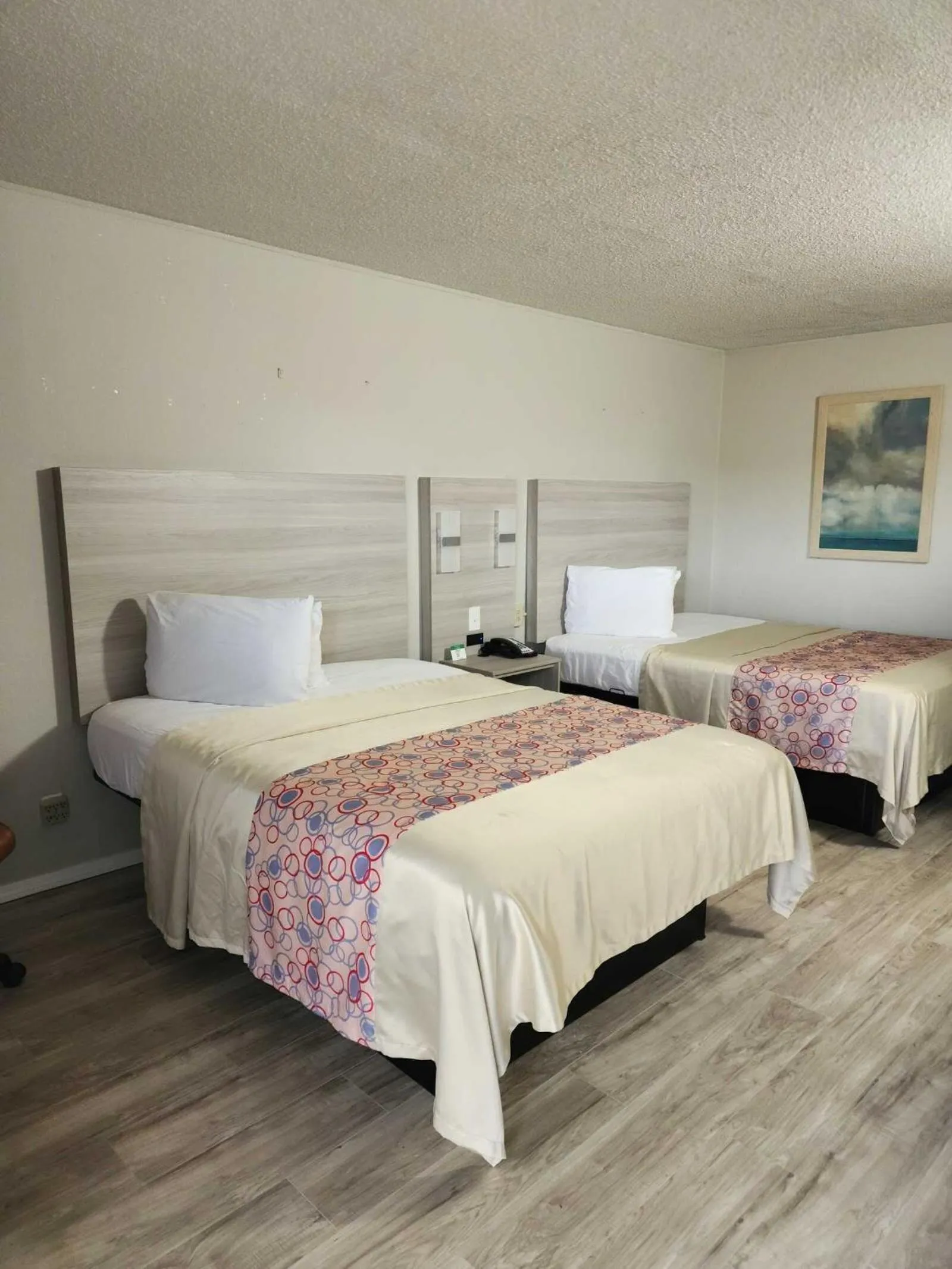 Bed in Discovery Inn Lafayette