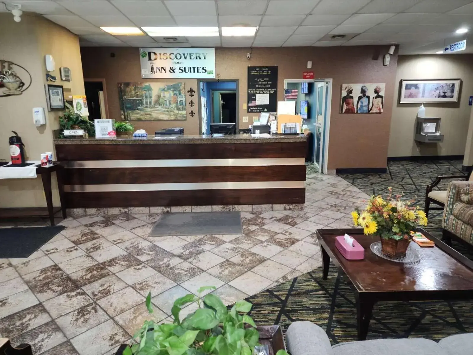 Lobby or reception in Discovery Inn Lafayette Lobby or reception in Discovery Inn Lafayette