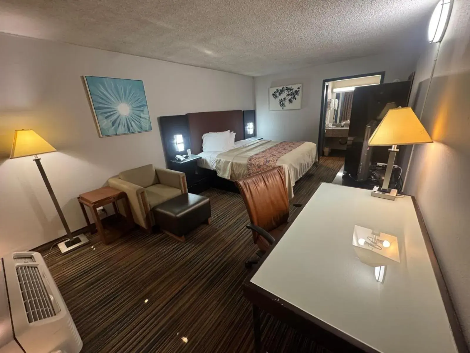 Bedroom, Bed in Discovery Inn Lafayette Bedroom, Bed in Discovery Inn Lafayette