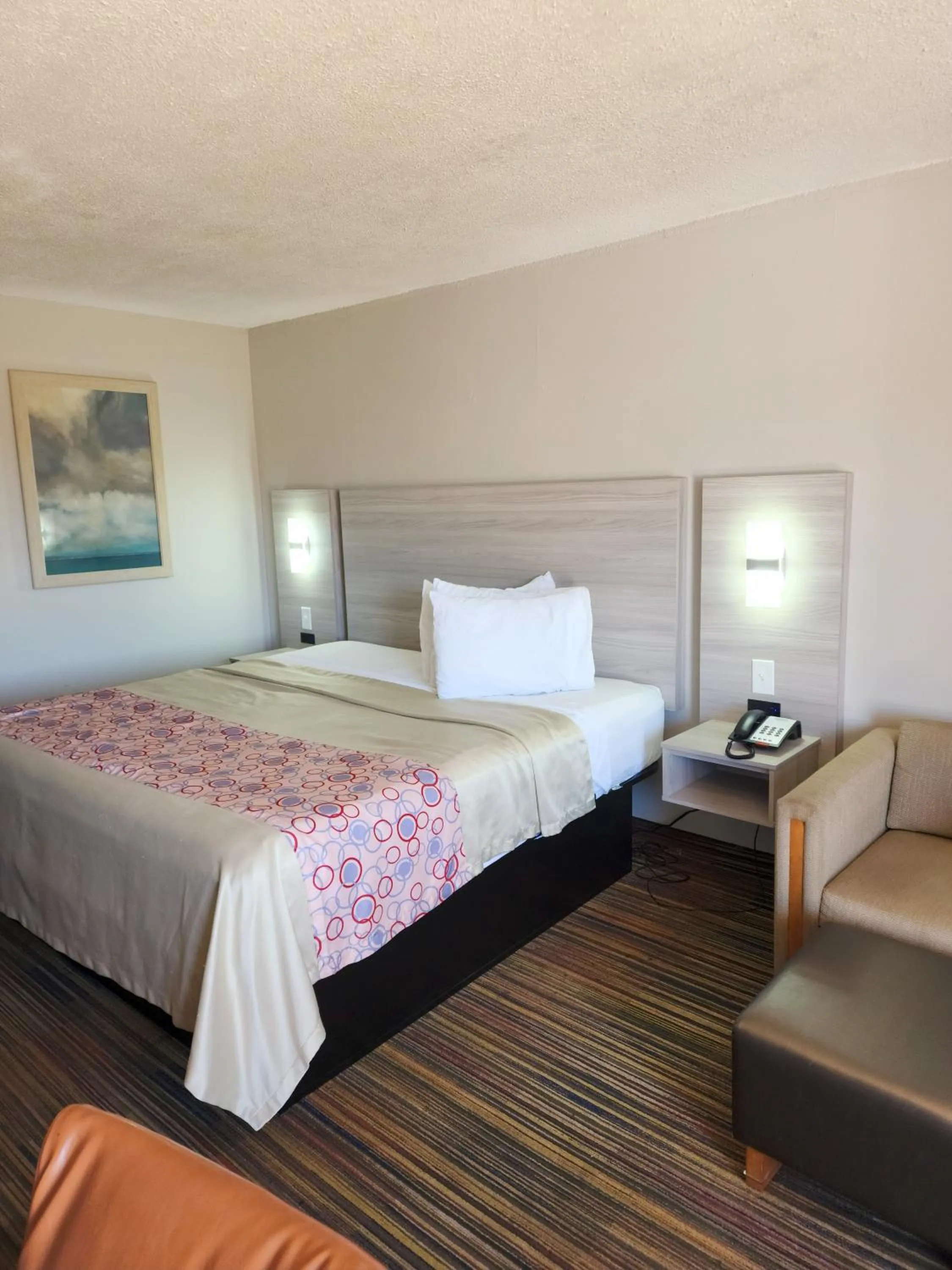 Bed in Discovery Inn Lafayette