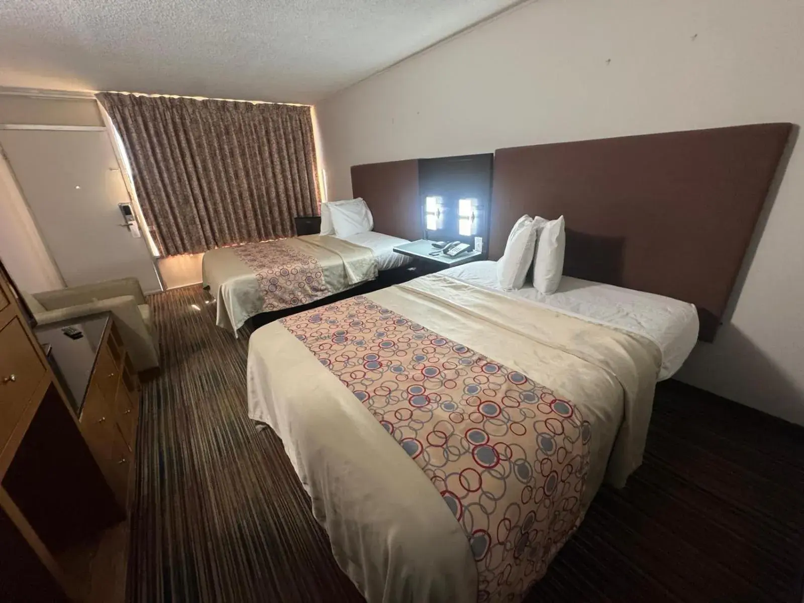 Bedroom, Bed in Discovery Inn Lafayette Bedroom, Bed in Discovery Inn Lafayette