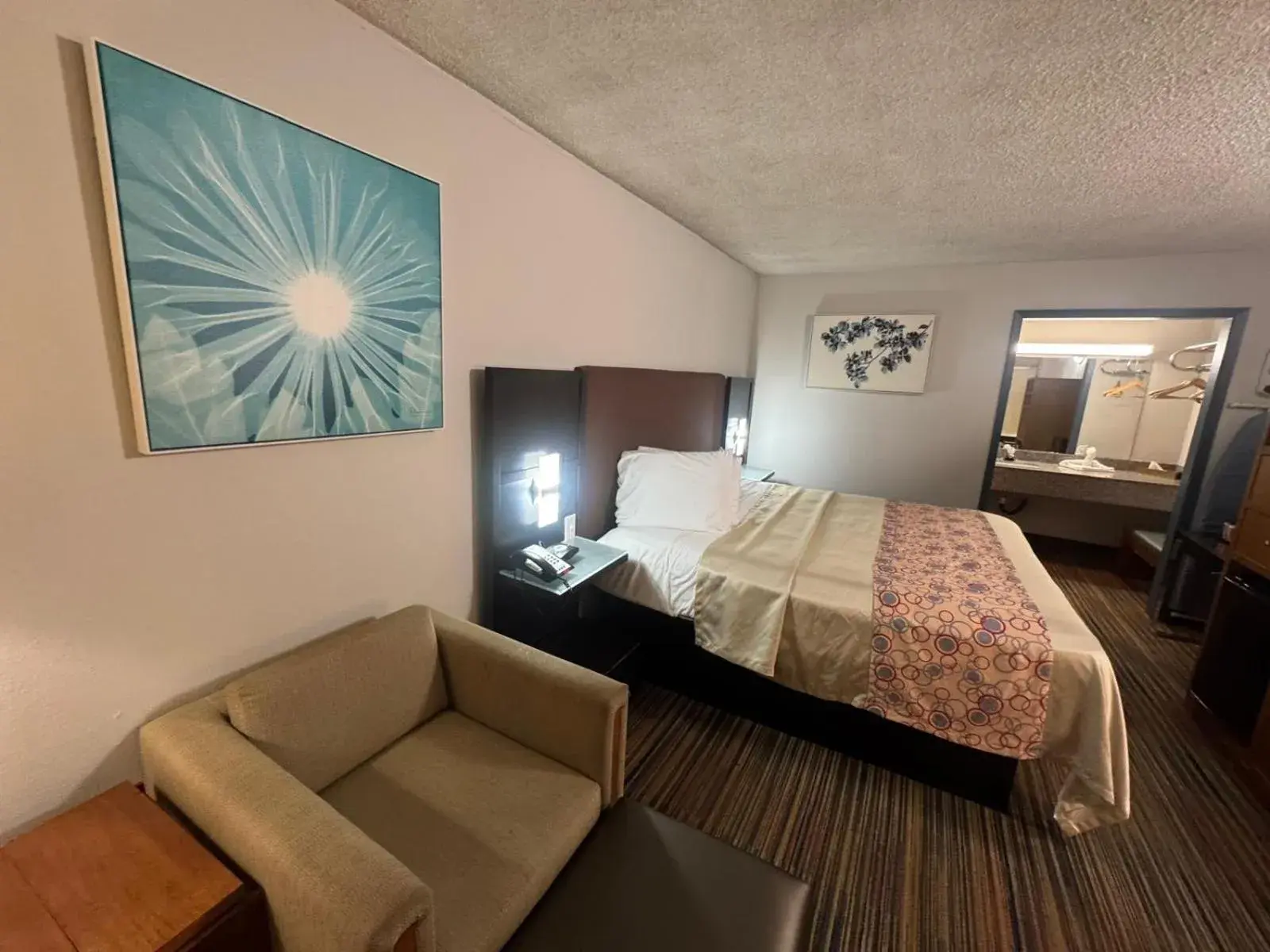 Bedroom, Bed in Discovery Inn Lafayette Bedroom, Bed in Discovery Inn Lafayette