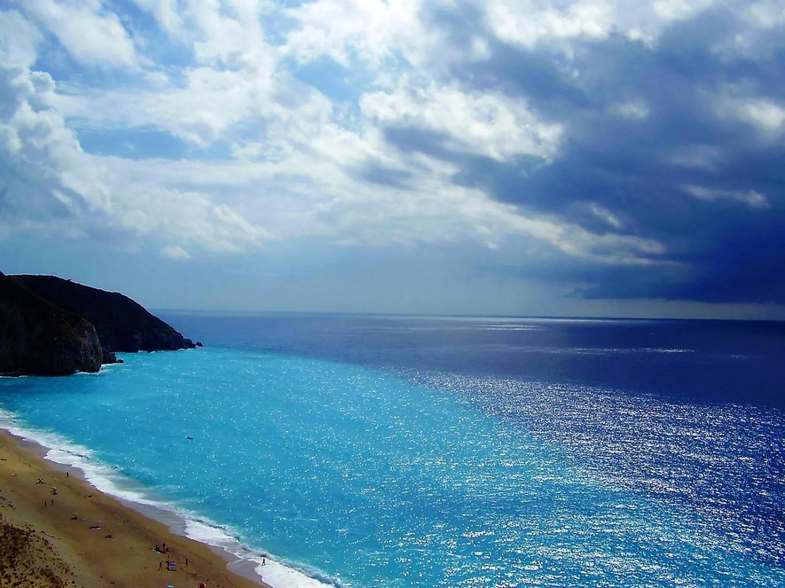 Communal lounge/ TV room in Stars Hotel