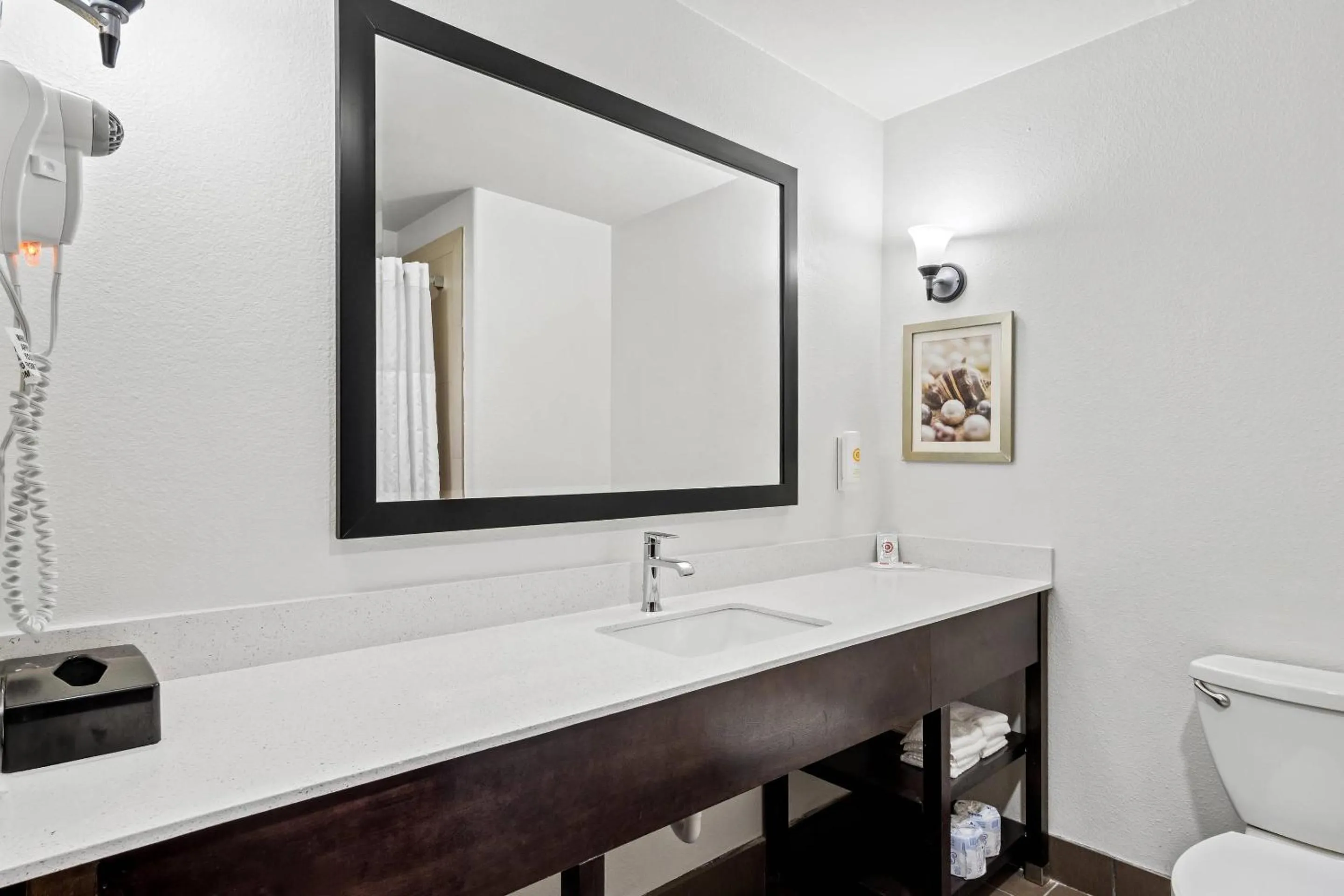 Bedroom in Comfort Suites Waxahachie - Dallas