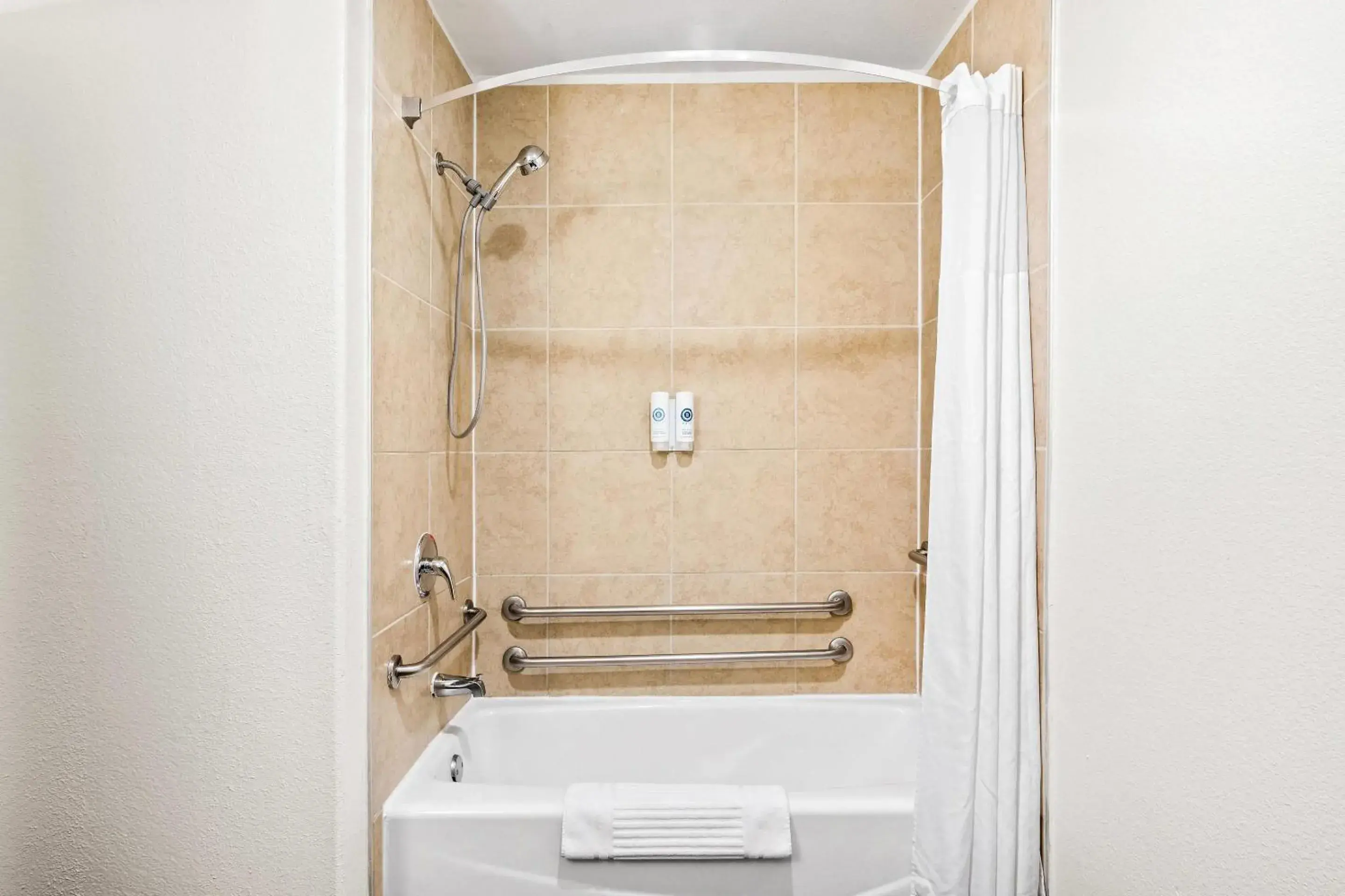 Bedroom in Comfort Suites Waxahachie - Dallas Bedroom in Comfort Suites Waxahachie - Dallas