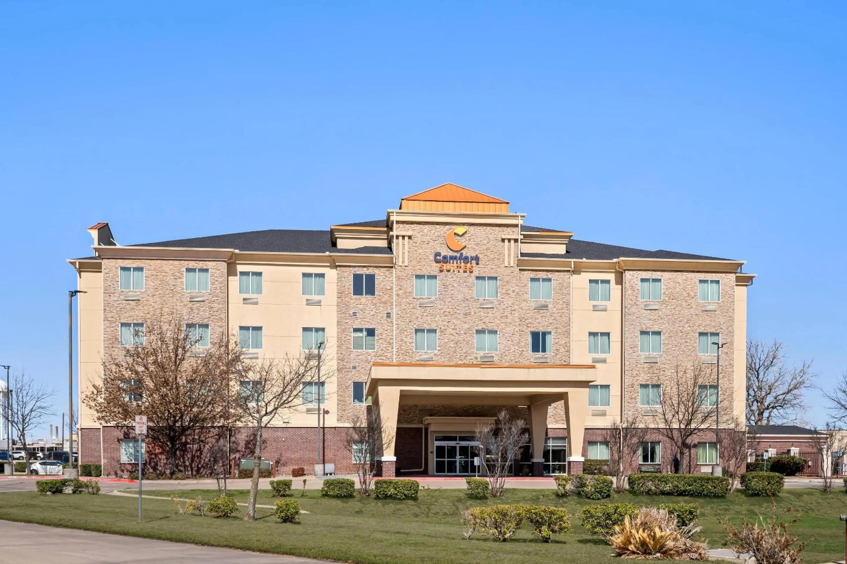 Property building in Comfort Suites Waxahachie - Dallas