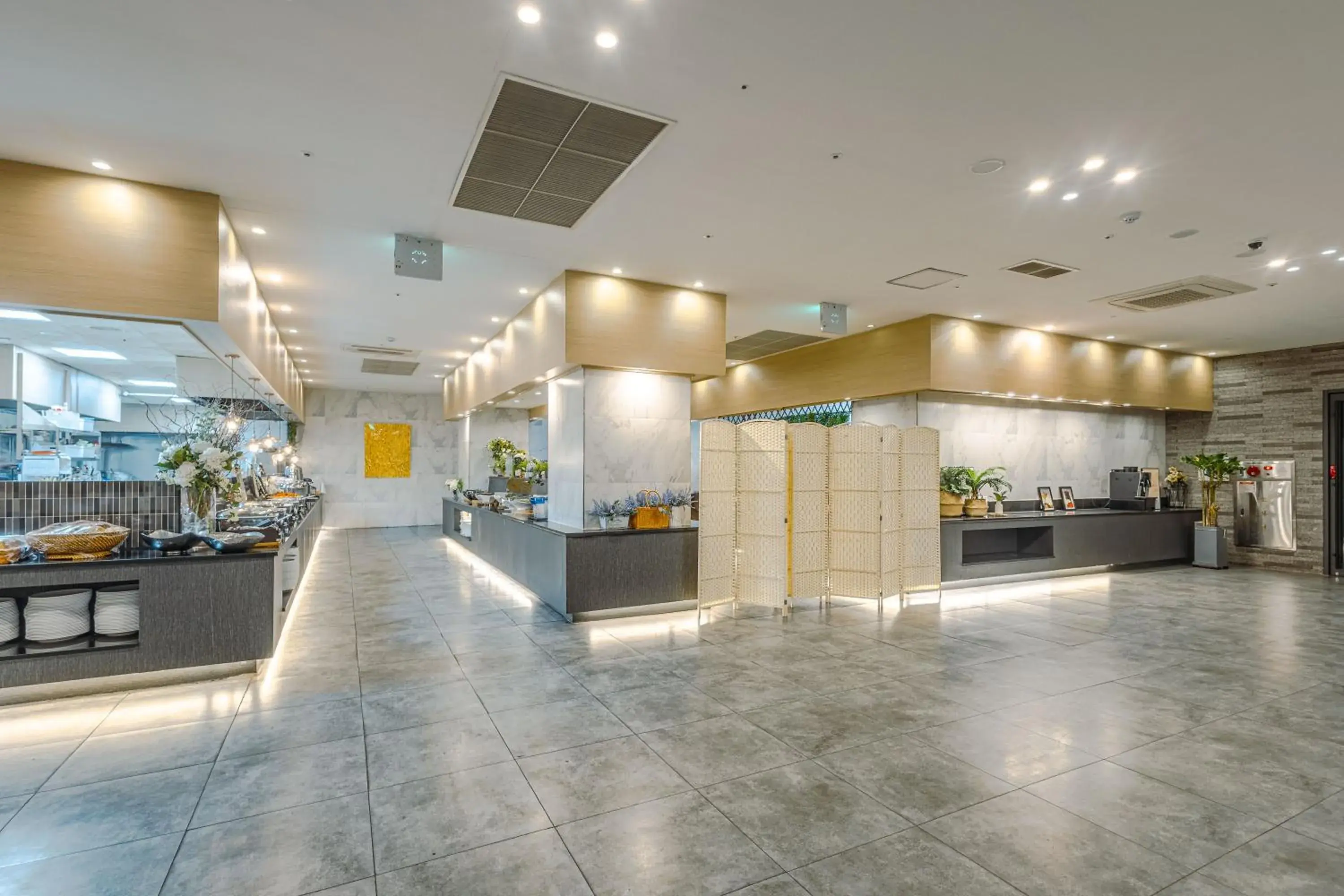 Restaurant/places to eat in JK Blossom Hotel Restaurant/places to eat in JK Blossom Hotel