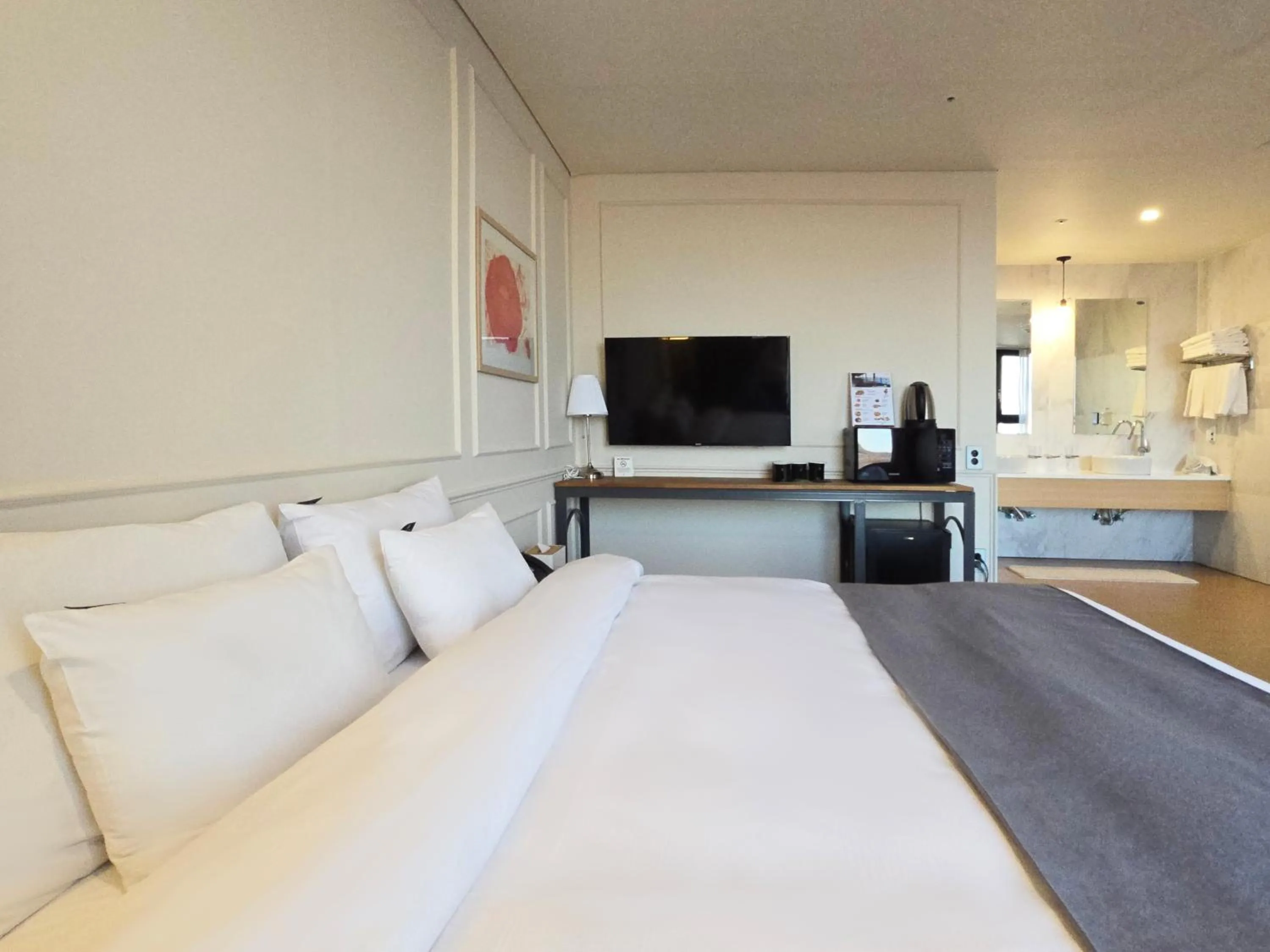 Bedroom, Bed in JK Blossom Hotel