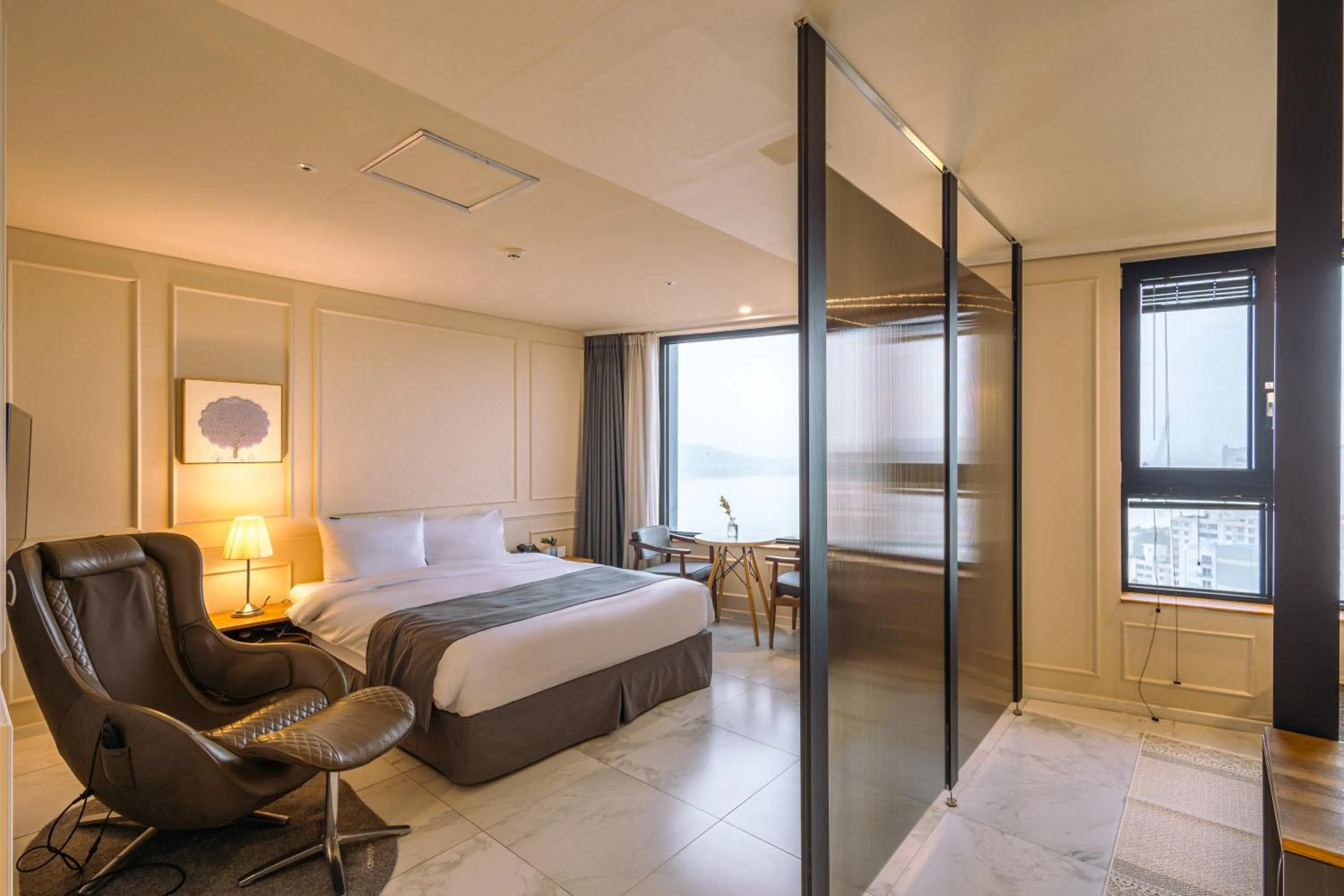 Bedroom, Bed in JK Blossom Hotel