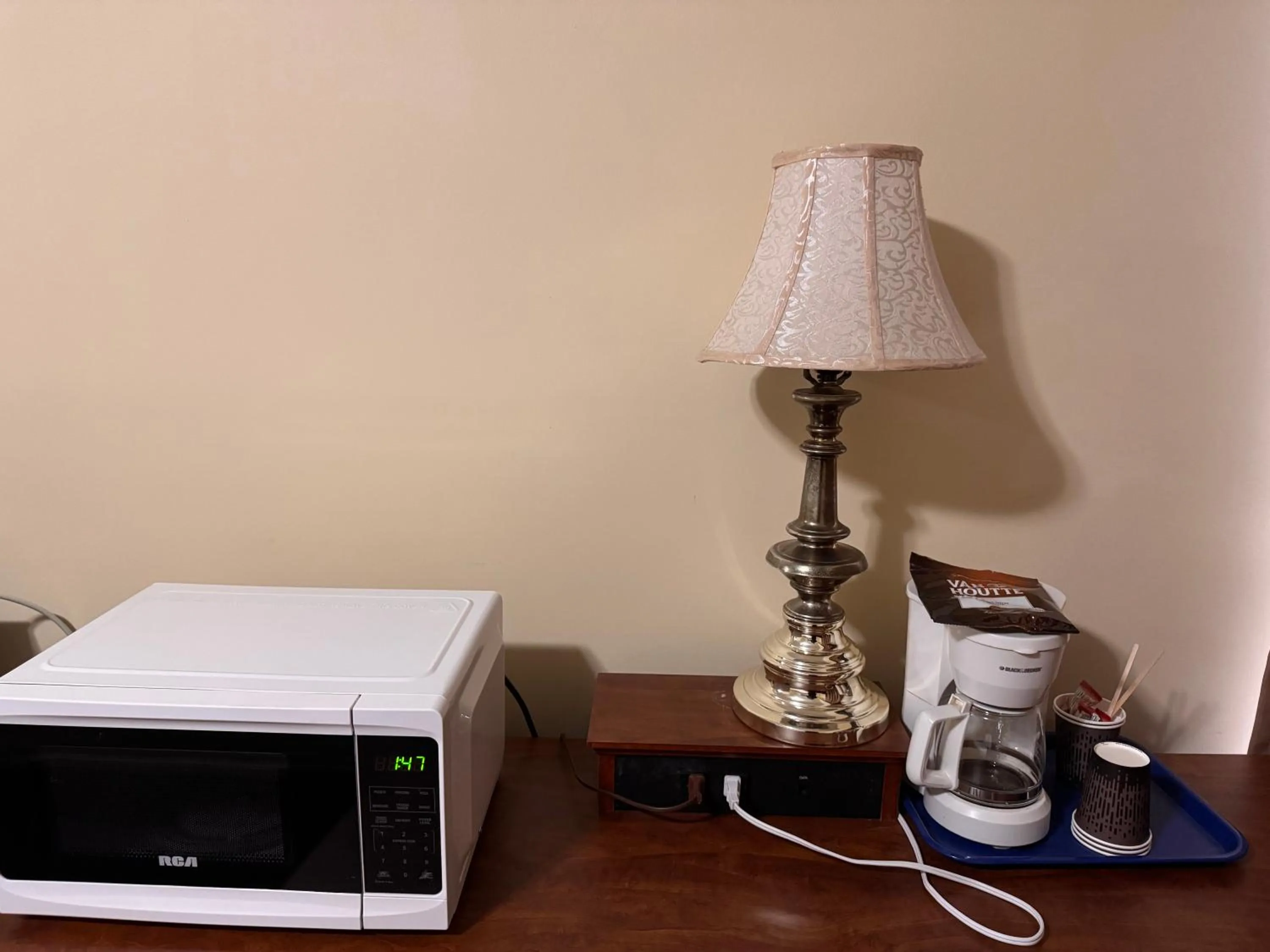 furniture in Island Travel Inn