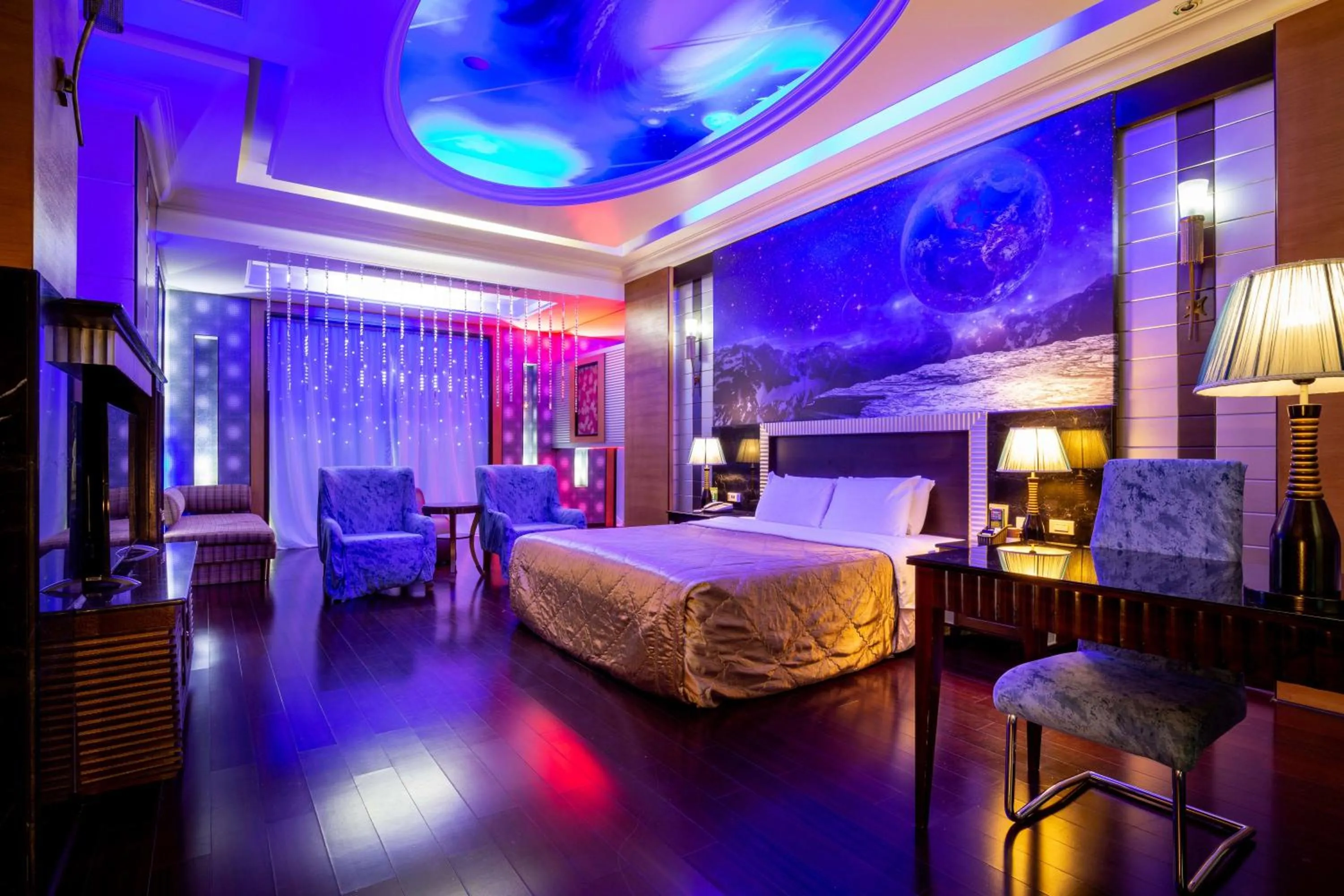 Photo of the whole room, Bed in 國妃鷹堡時尚健康館King & Princess Motel