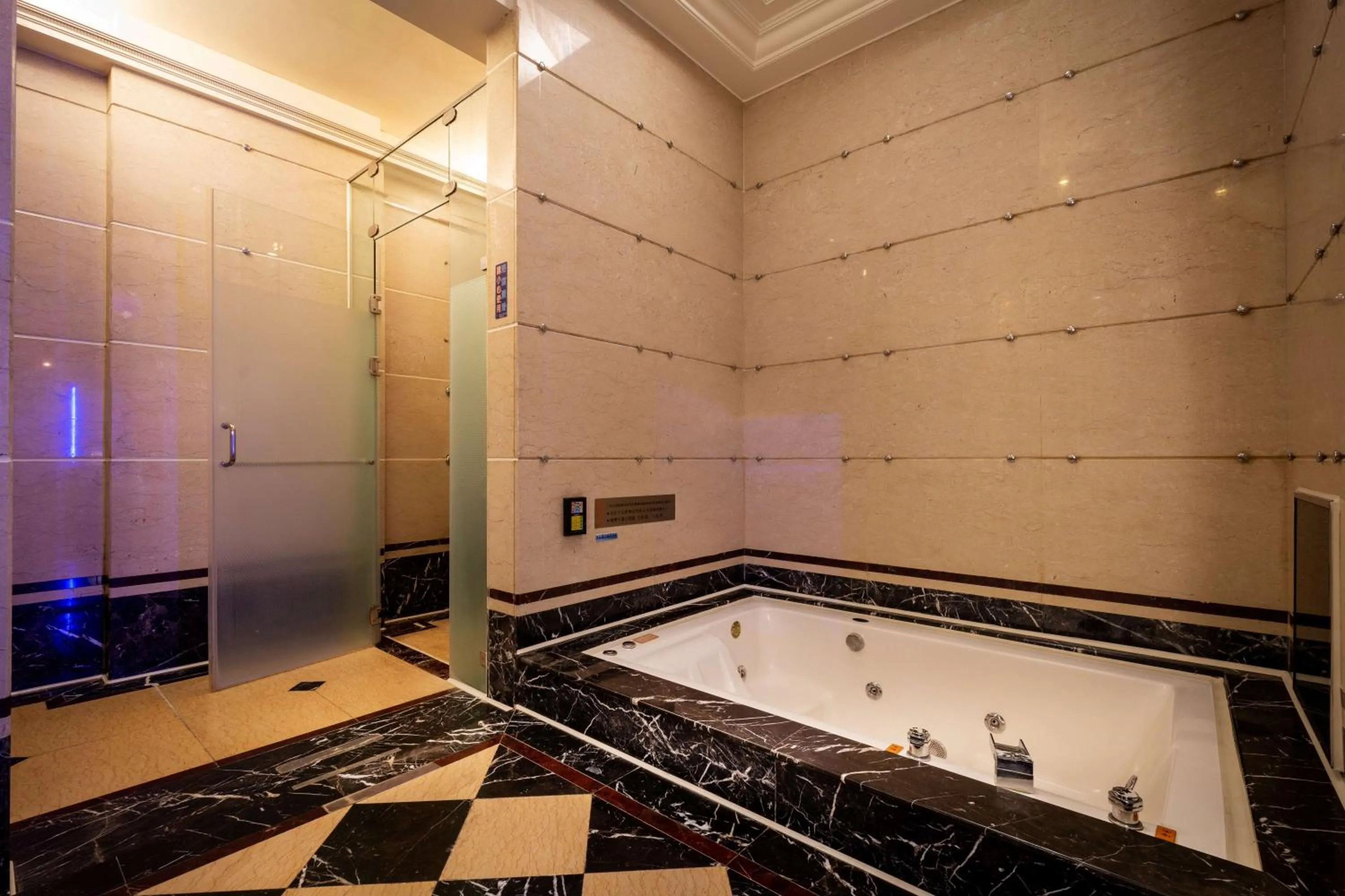 Bathroom in 國妃鷹堡時尚健康館King & Princess Motel