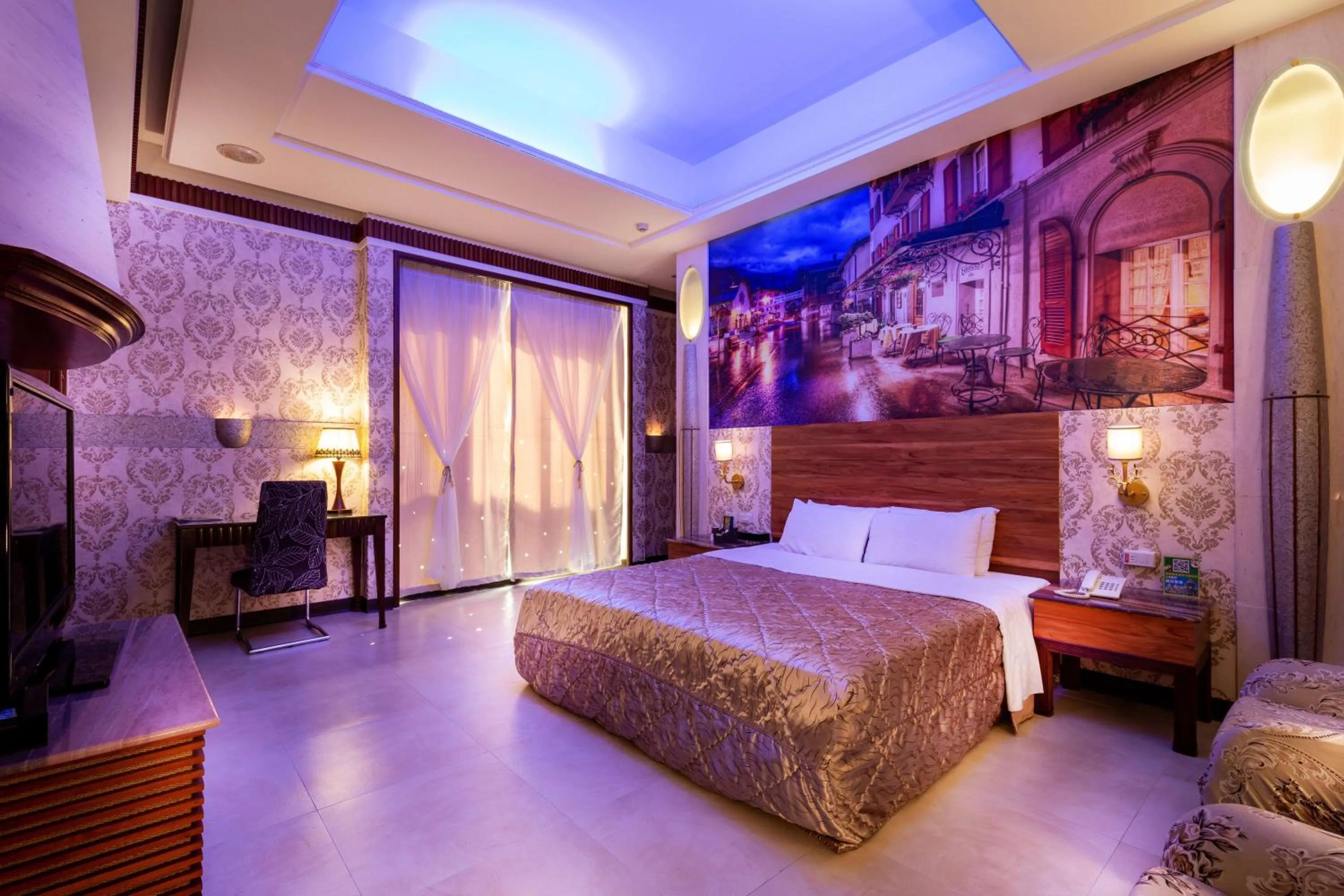 Photo of the whole room, Bed in 國妃鷹堡時尚健康館King & Princess Motel