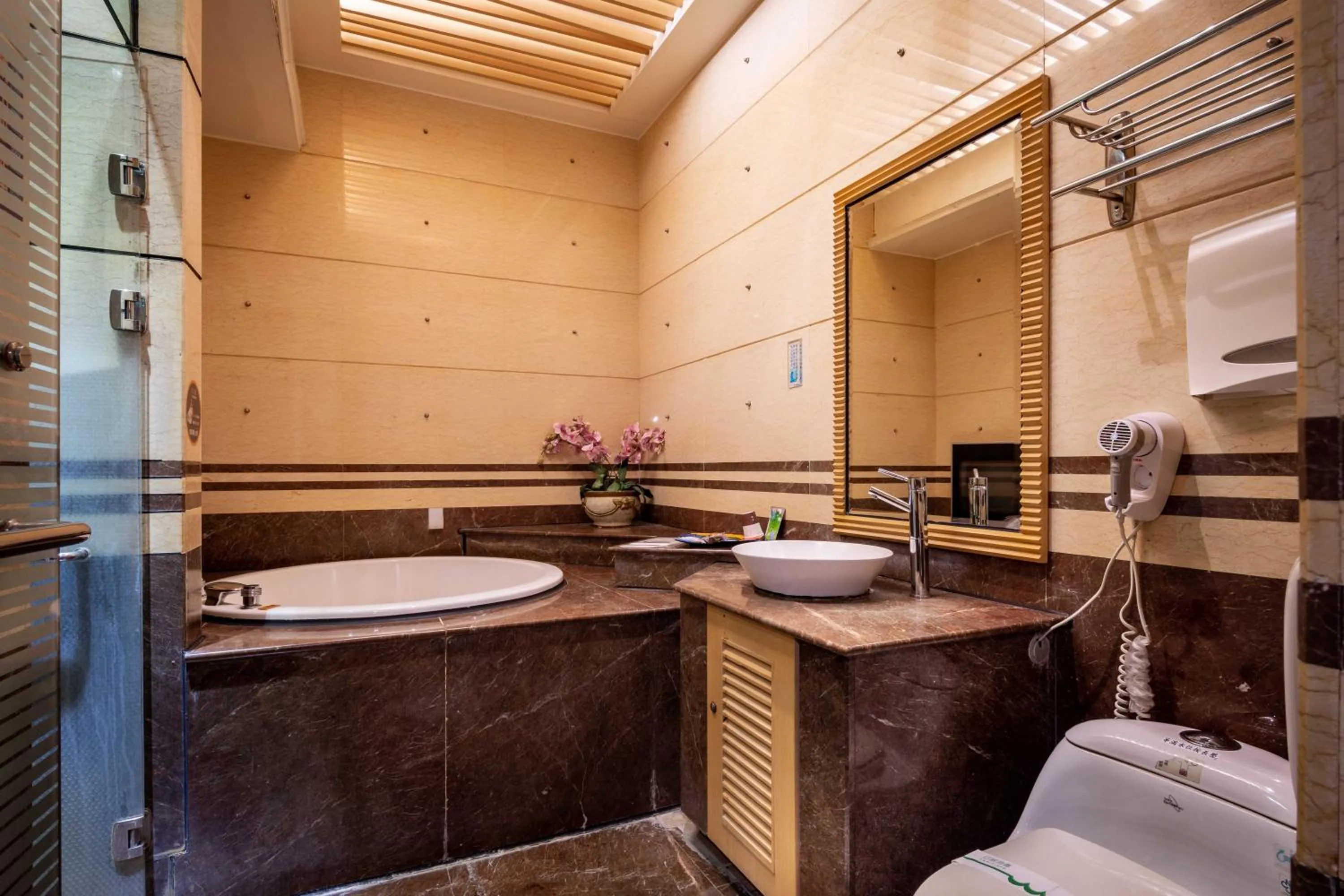 Bathroom in 國妃鷹堡時尚健康館King & Princess Motel