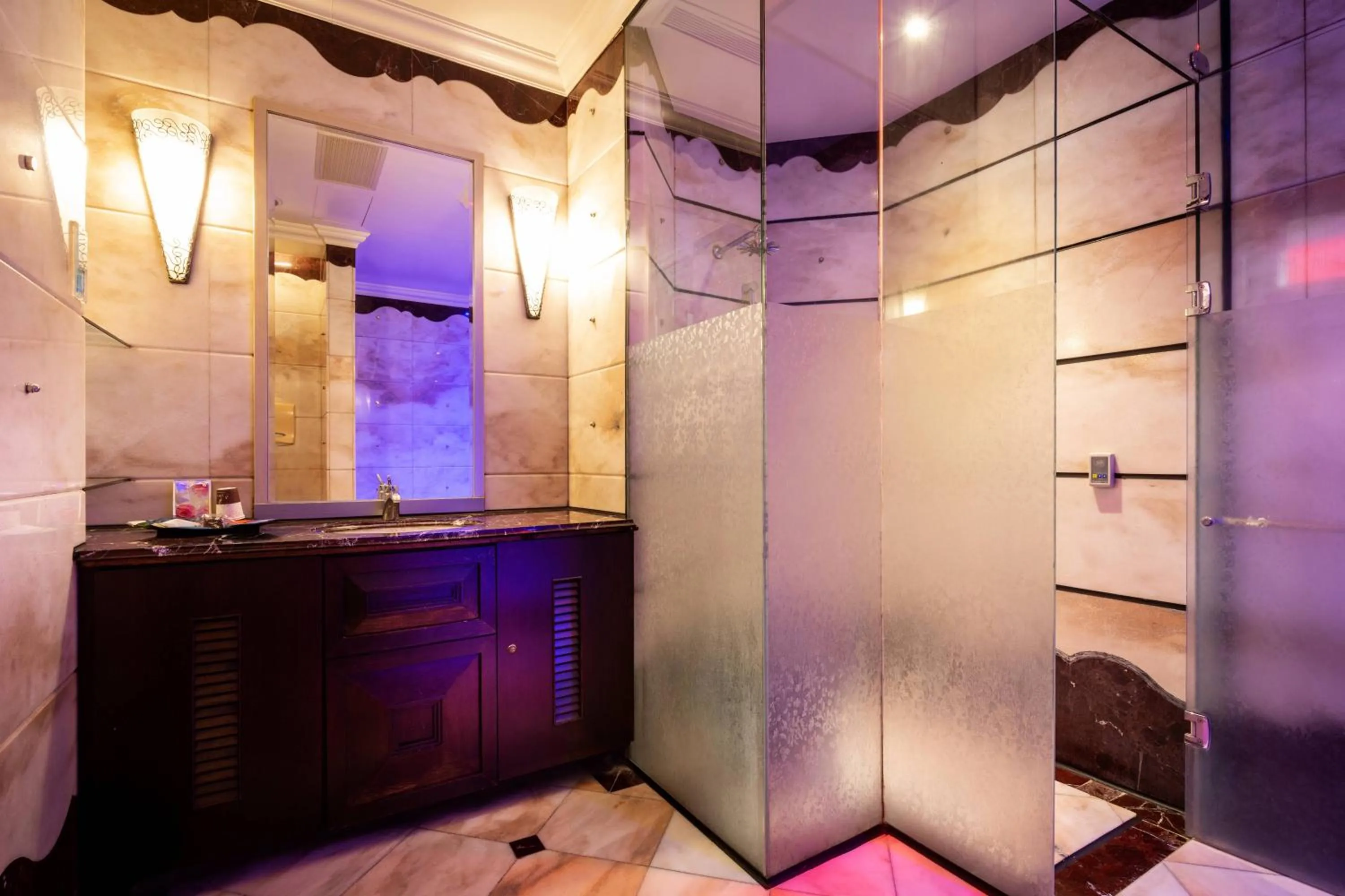 Bathroom in 國妃鷹堡時尚健康館King & Princess Motel