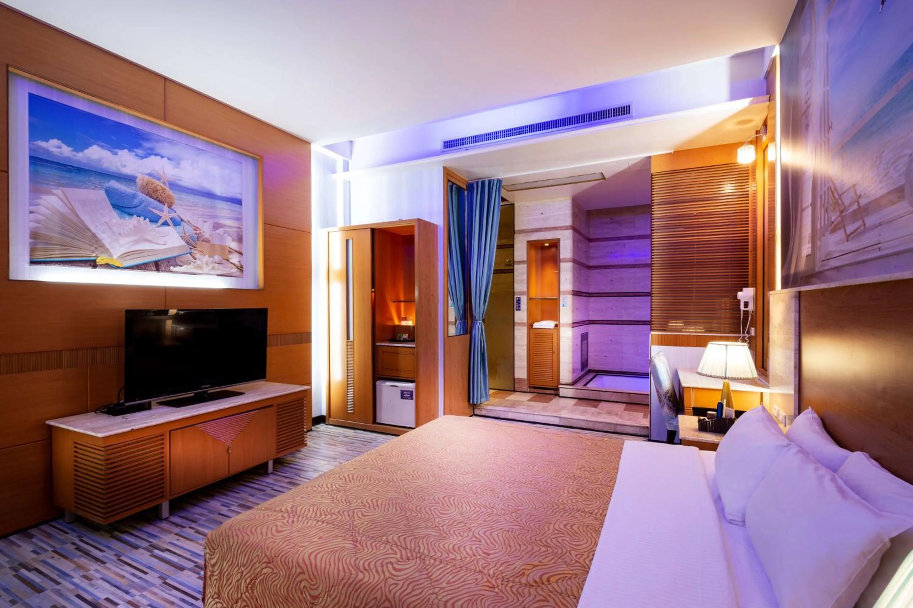 Bedroom, Bed in 國妃鷹堡時尚健康館King & Princess Motel