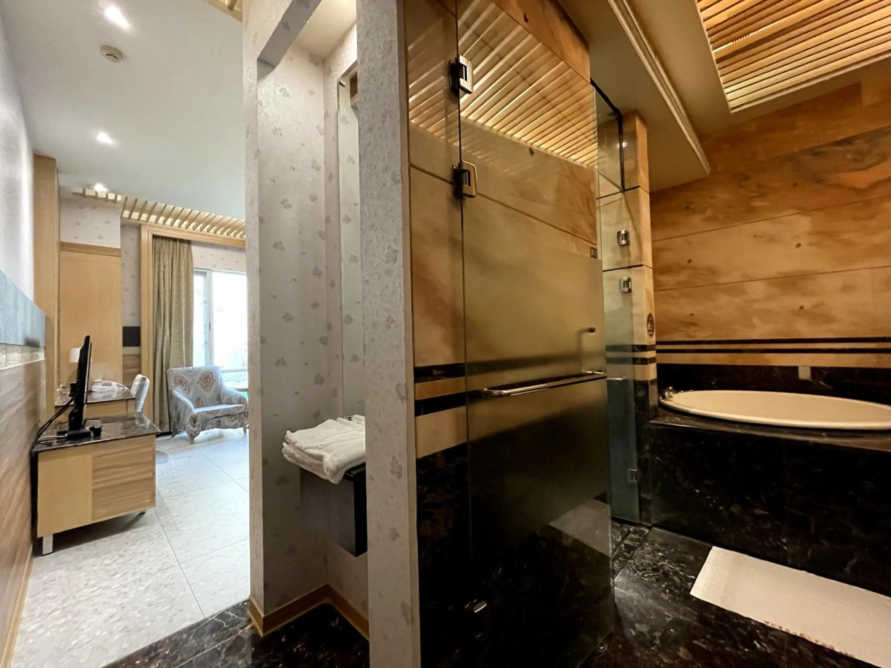 Photo of the whole room in 國妃鷹堡時尚健康館King & Princess Motel