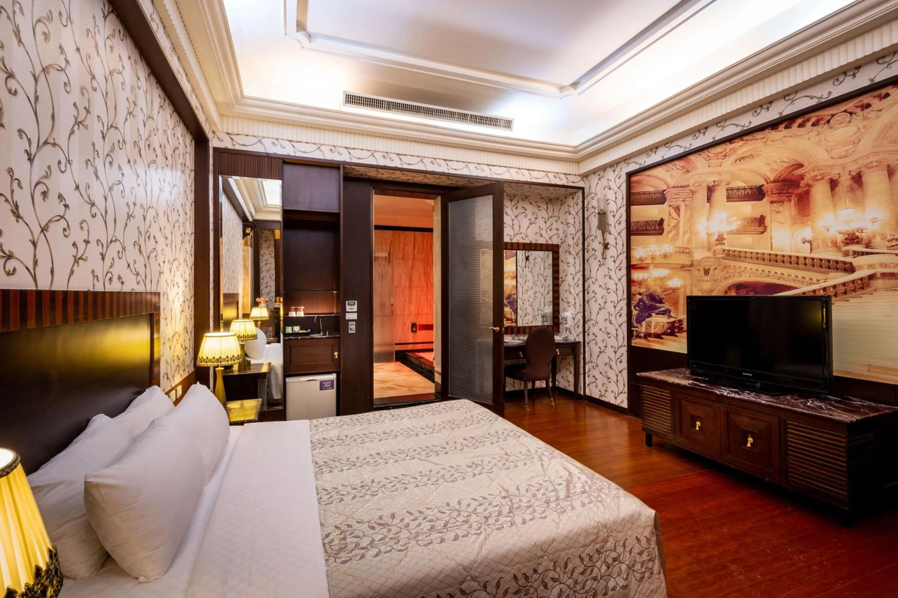 Photo of the whole room, Bed in 國妃鷹堡時尚健康館King & Princess Motel