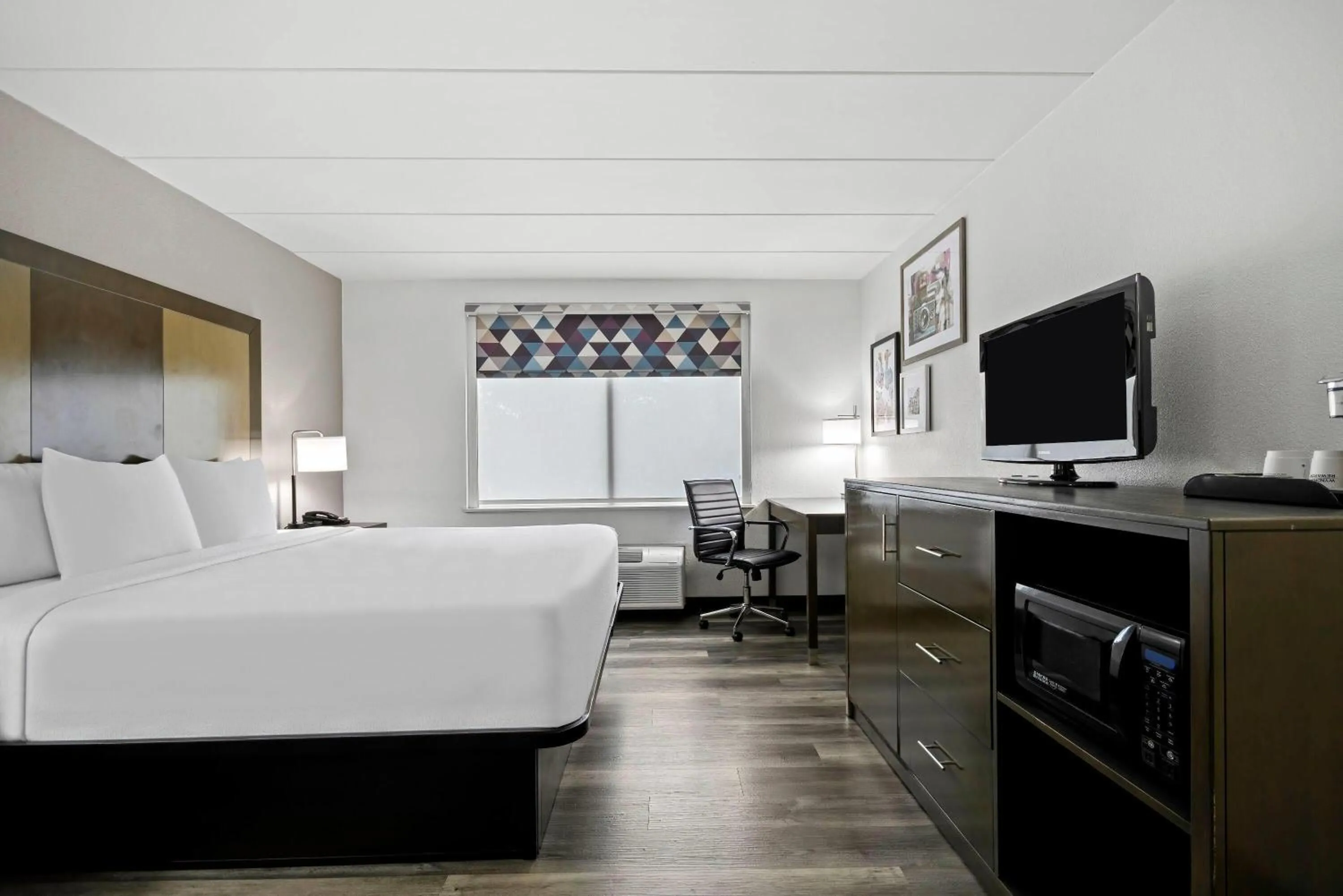 Bed in La Quinta by Wyndham Sturbridge