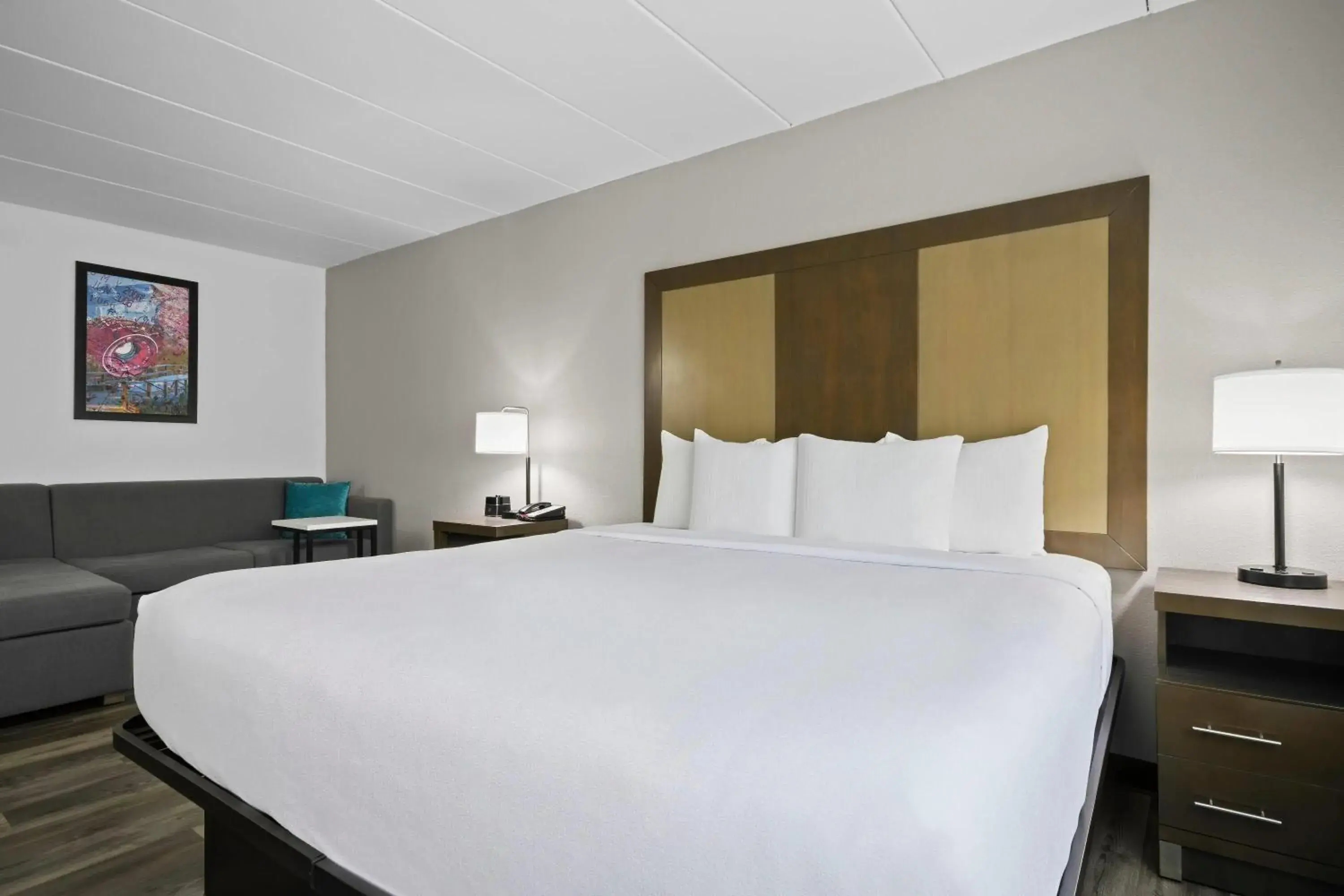 Bed in La Quinta by Wyndham Sturbridge Bed in La Quinta by Wyndham Sturbridge