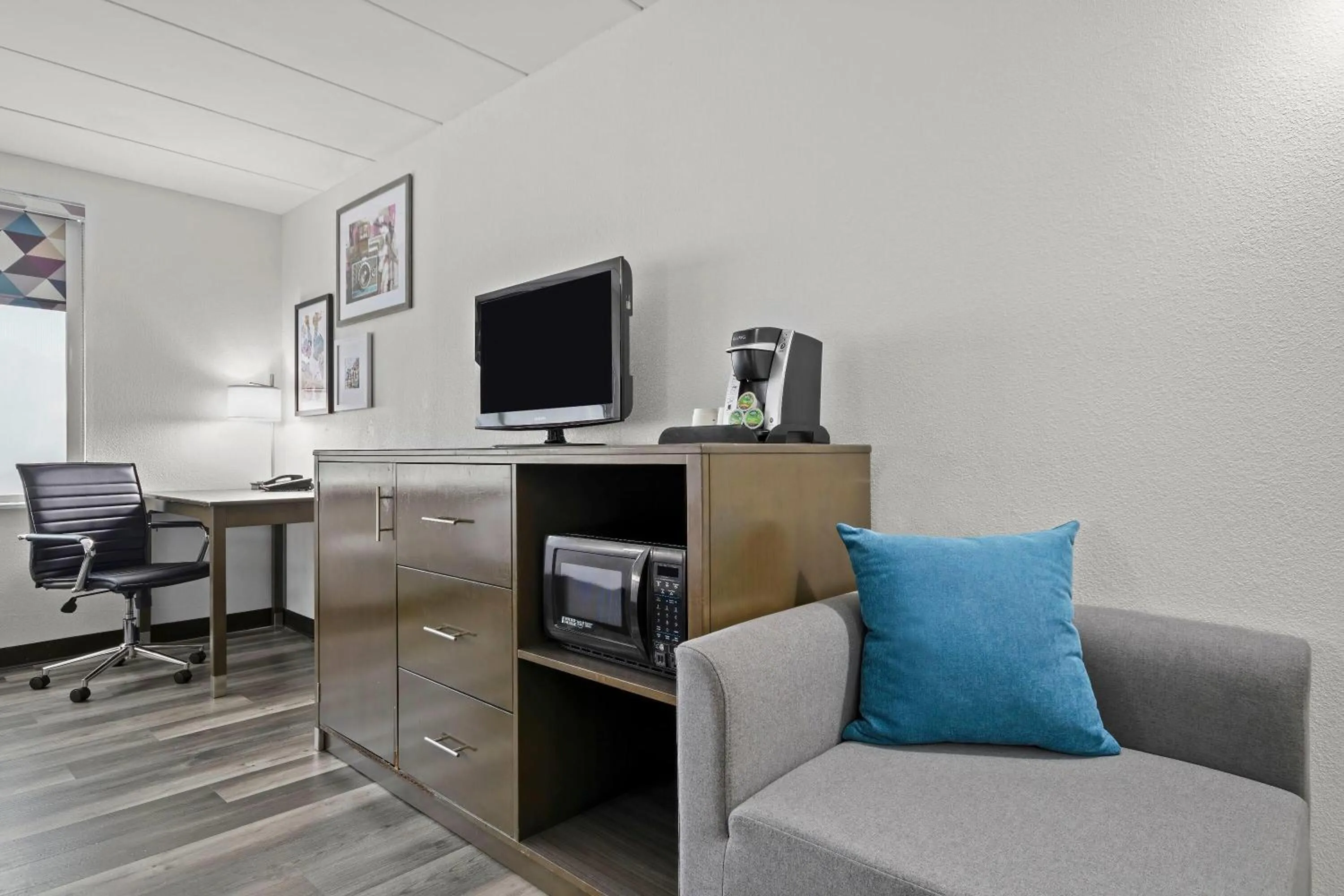 Bed in La Quinta by Wyndham Sturbridge