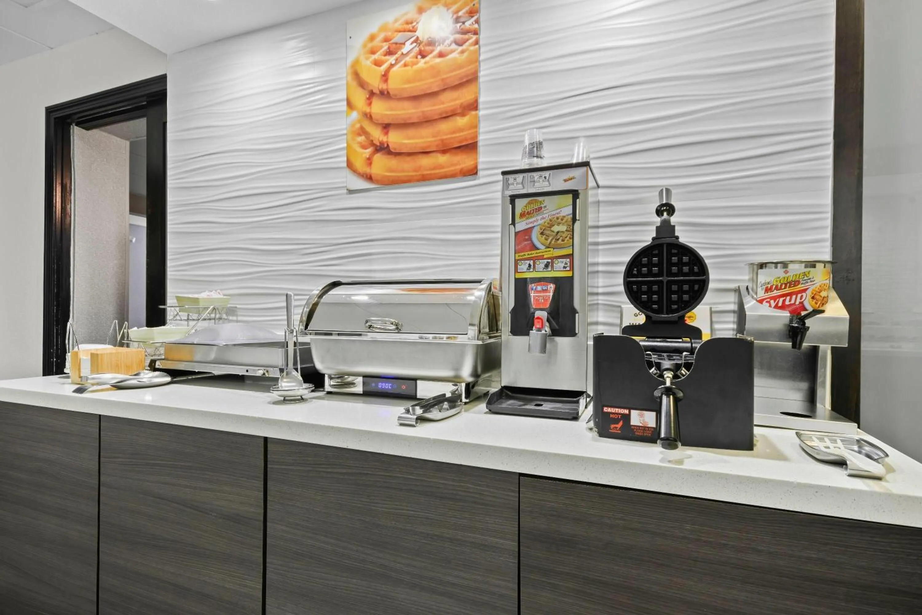 Restaurant/places to eat in La Quinta by Wyndham Sturbridge