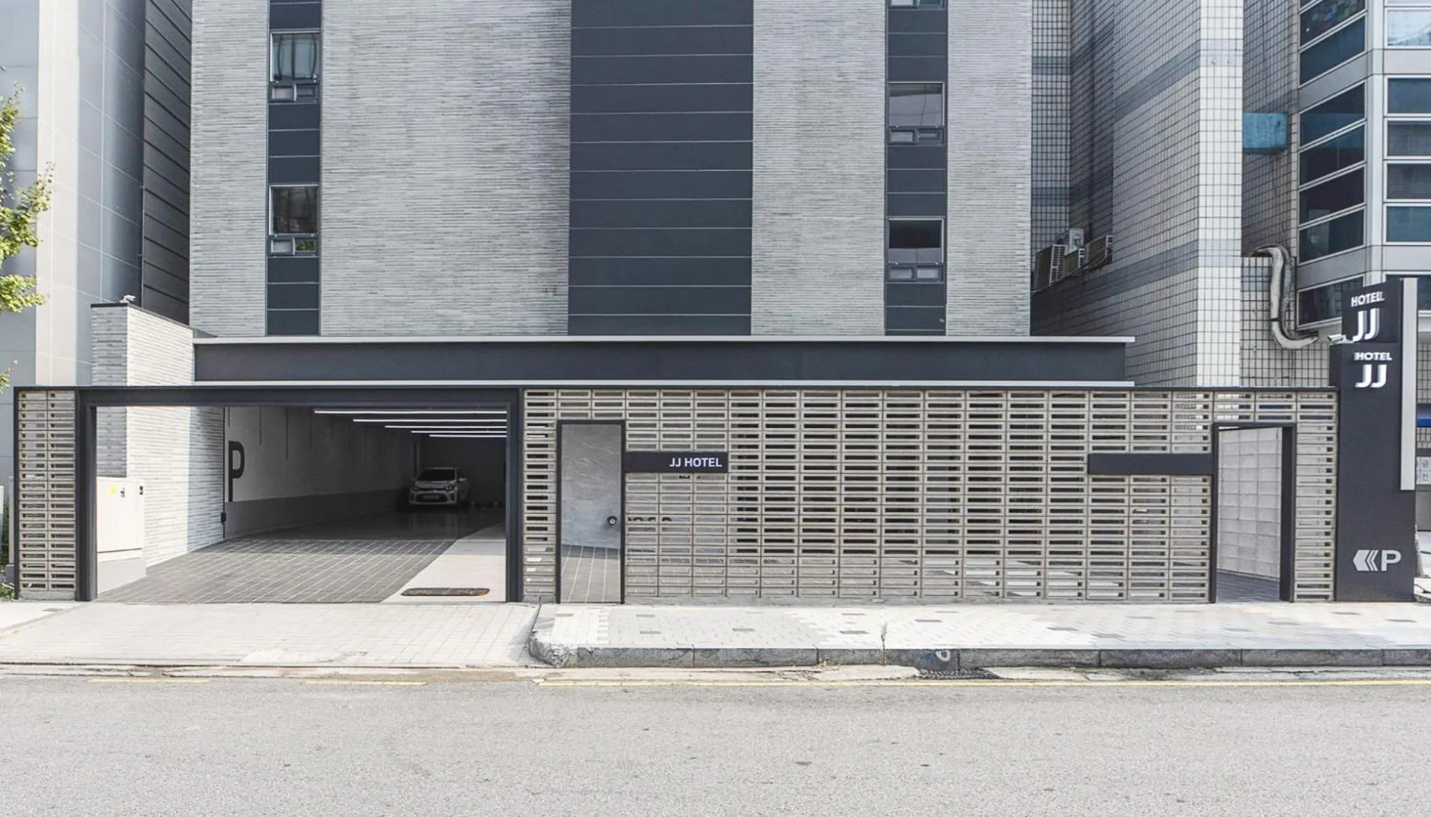 Property building in JJ Hotel