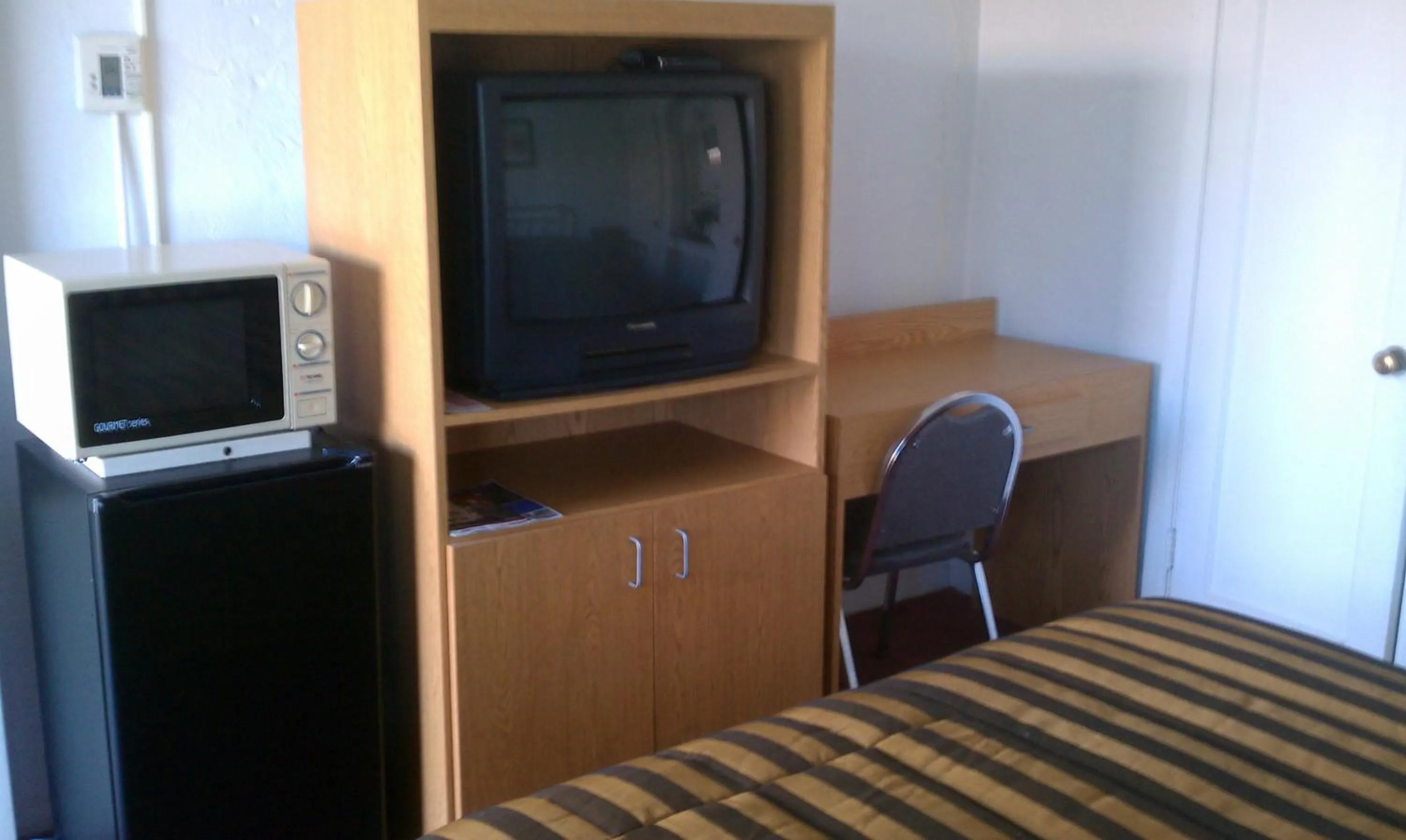TV and multimedia in San Joaquin Motel