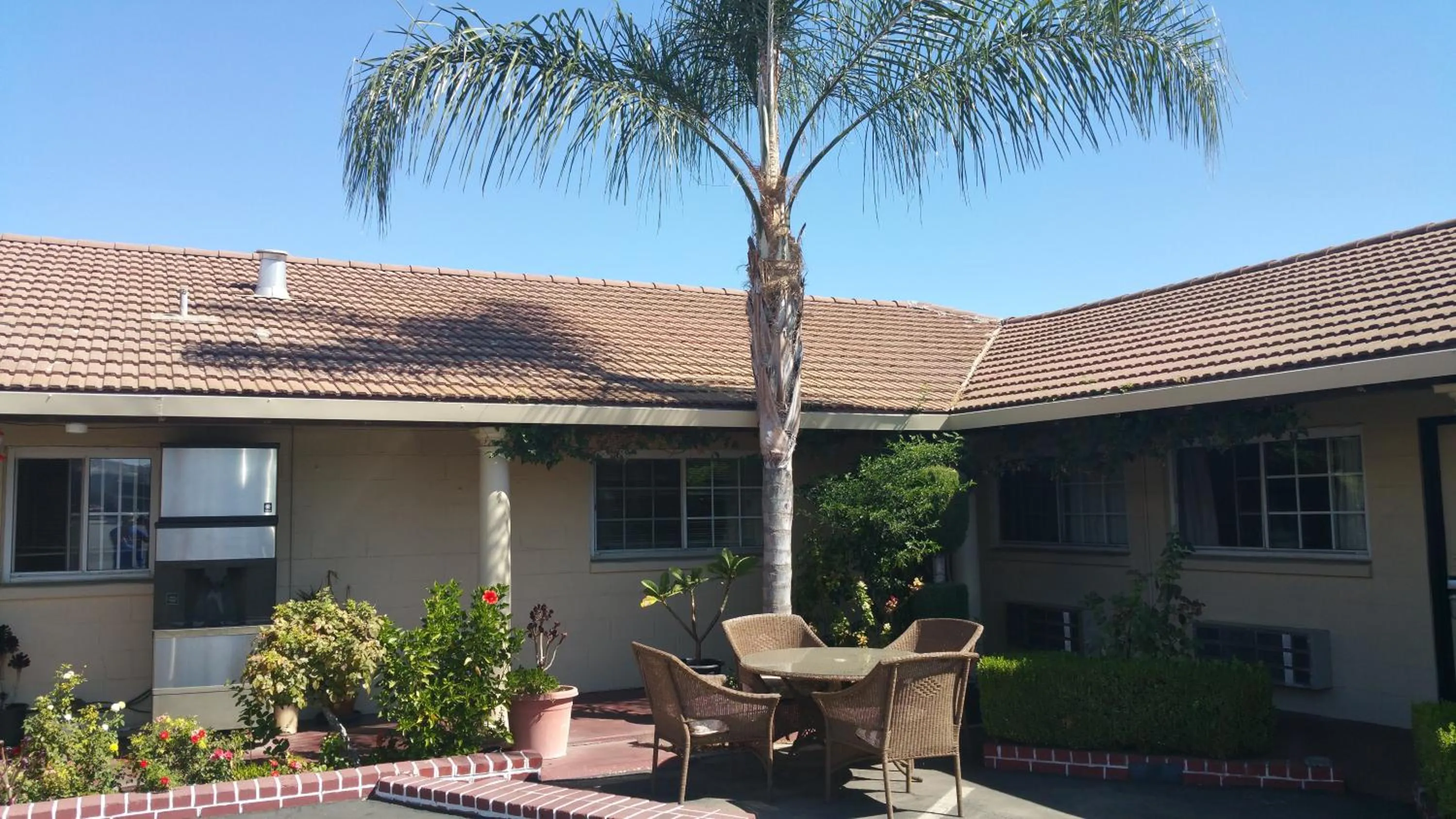 Patio in San Joaquin Motel