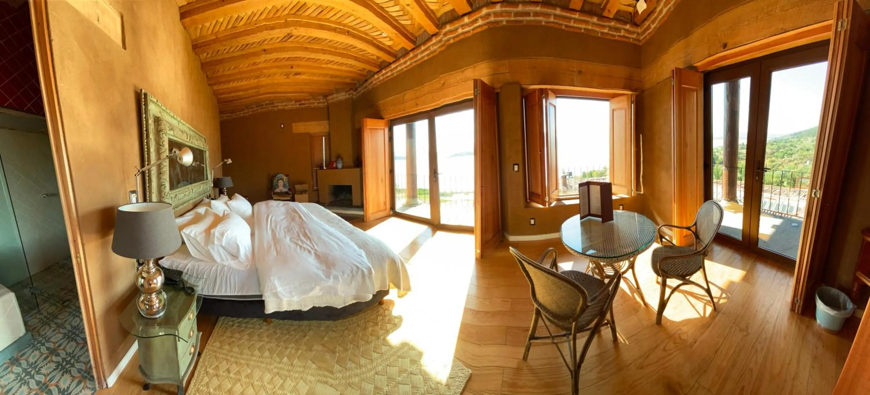 Photo of the whole room in Hacienda Ucazanaztacua