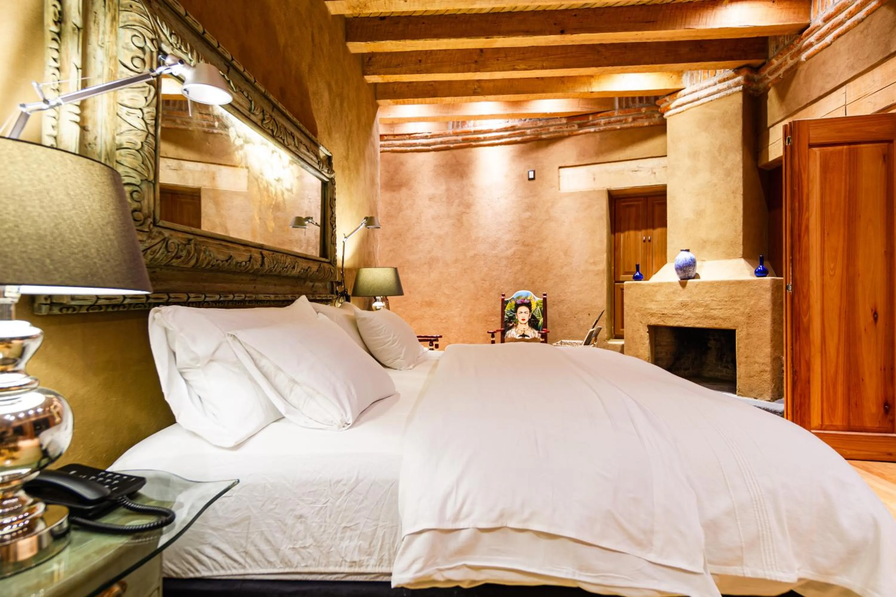 Photo of the whole room, Bed in Hacienda Ucazanaztacua