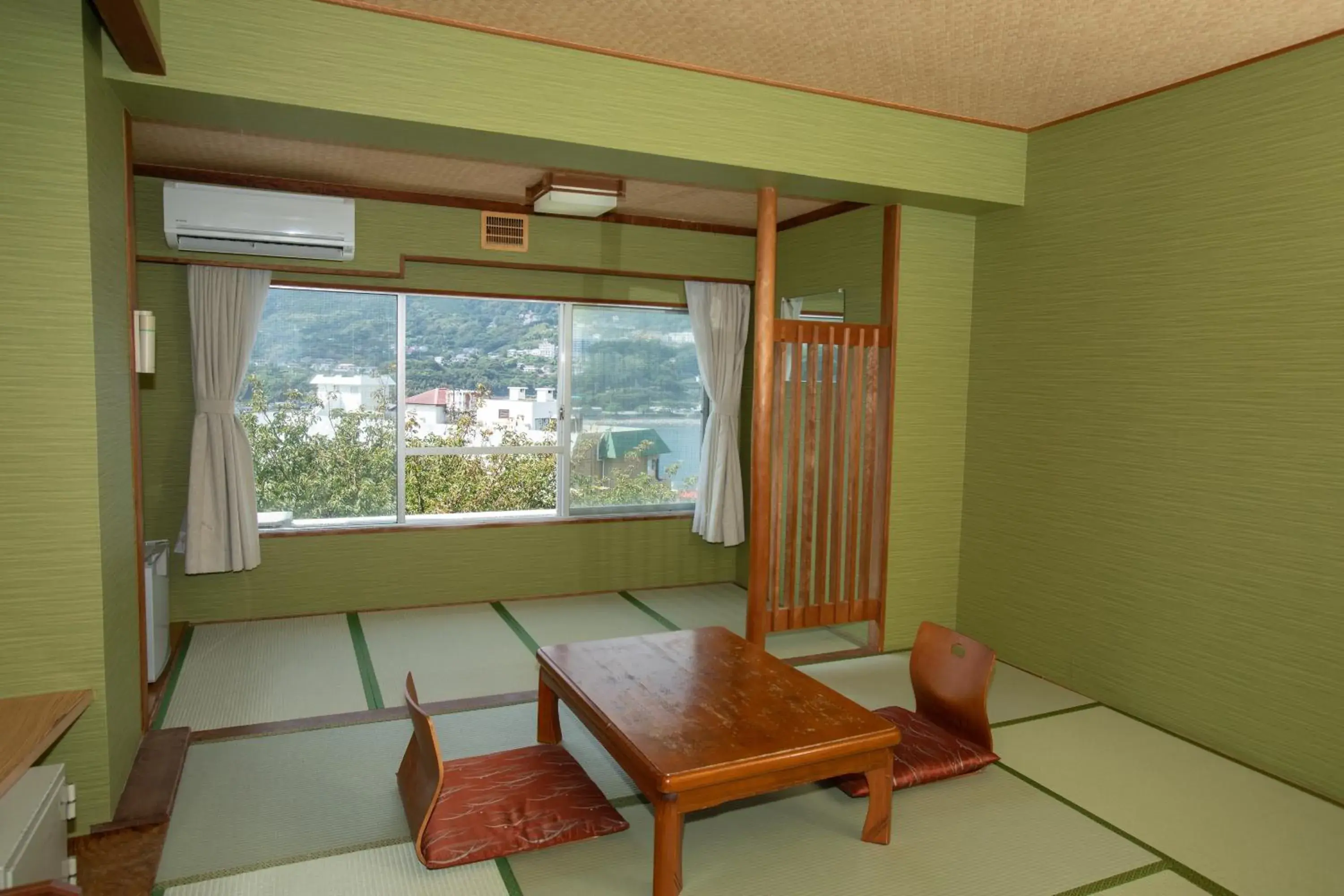 Standard Quadruple Room in Itoen Hotel Inatori Standard Quadruple Room in Itoen Hotel Inatori