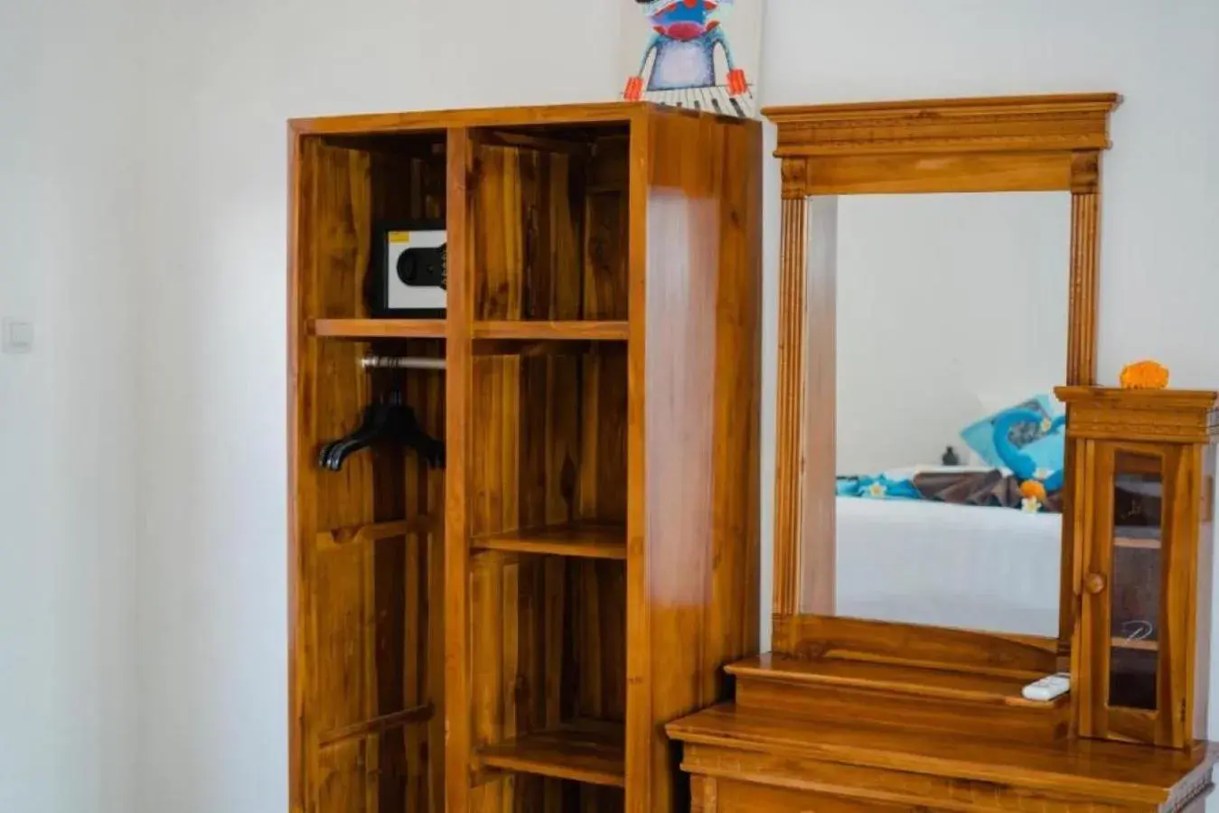 wardrobe in Sundi Villa Penida by ABM wardrobe in Sundi Villa Penida by ABM