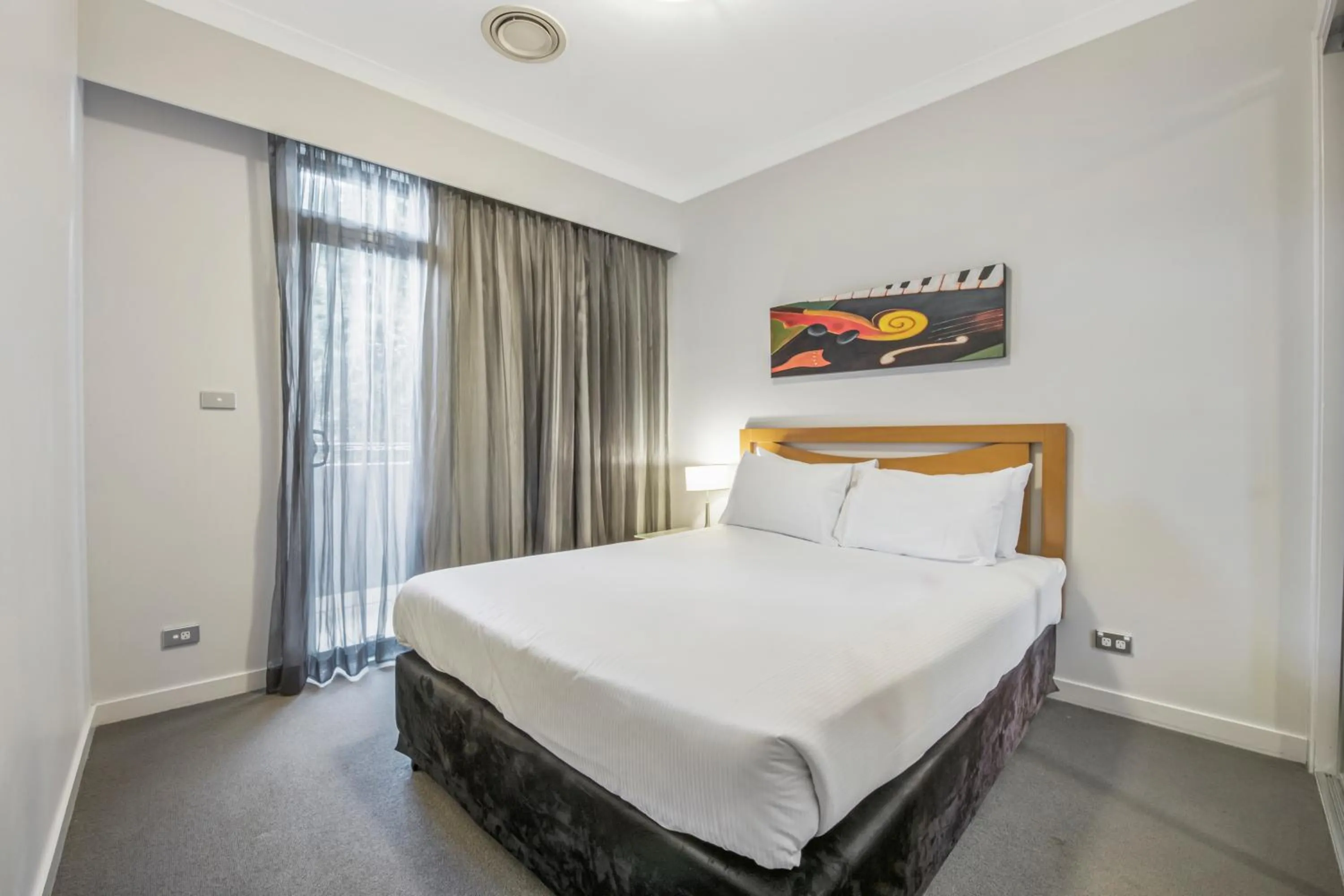 Bed in Mercure Kooindah Waters Central Coast