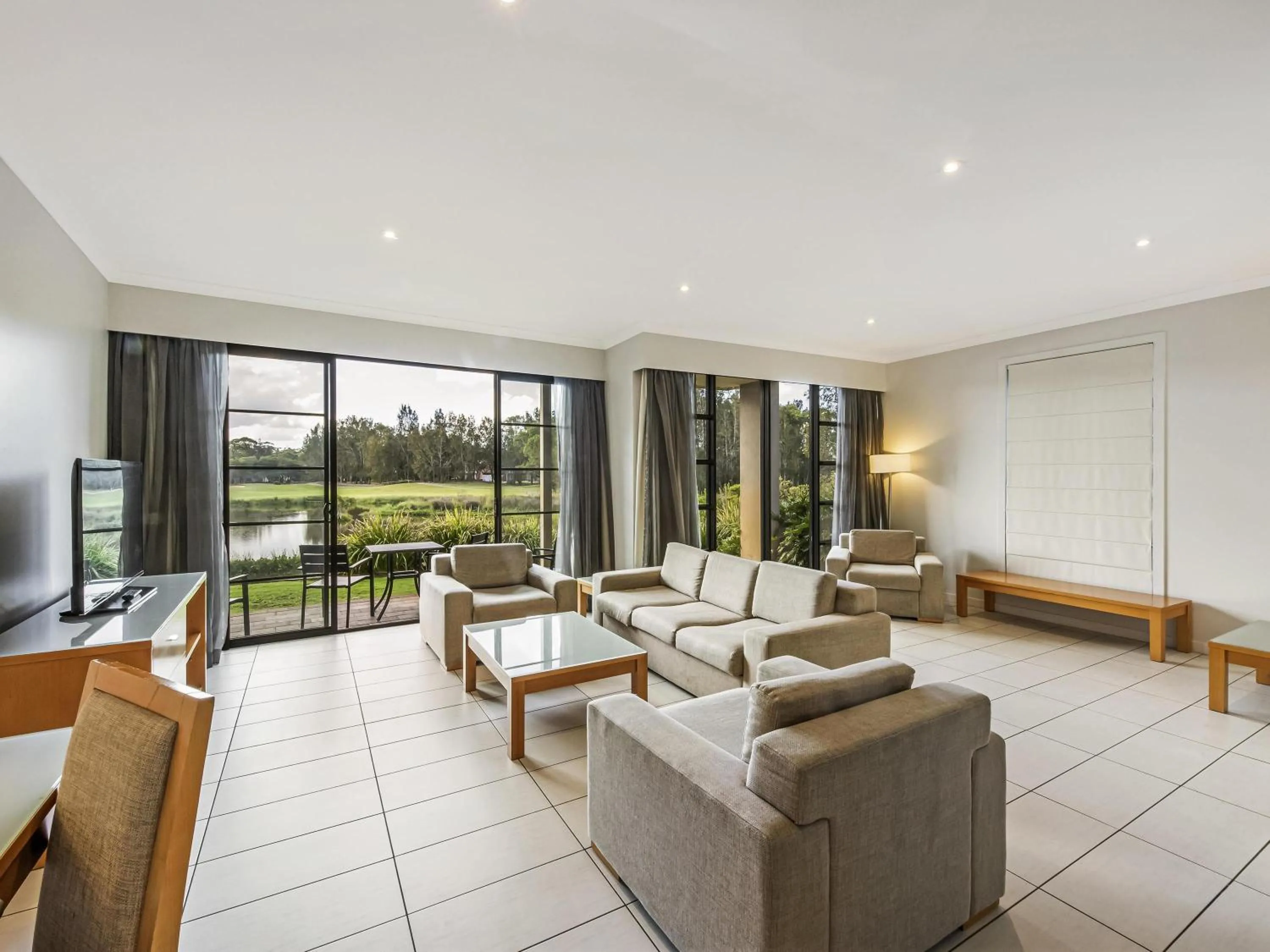 Bedroom in Mercure Kooindah Waters Central Coast