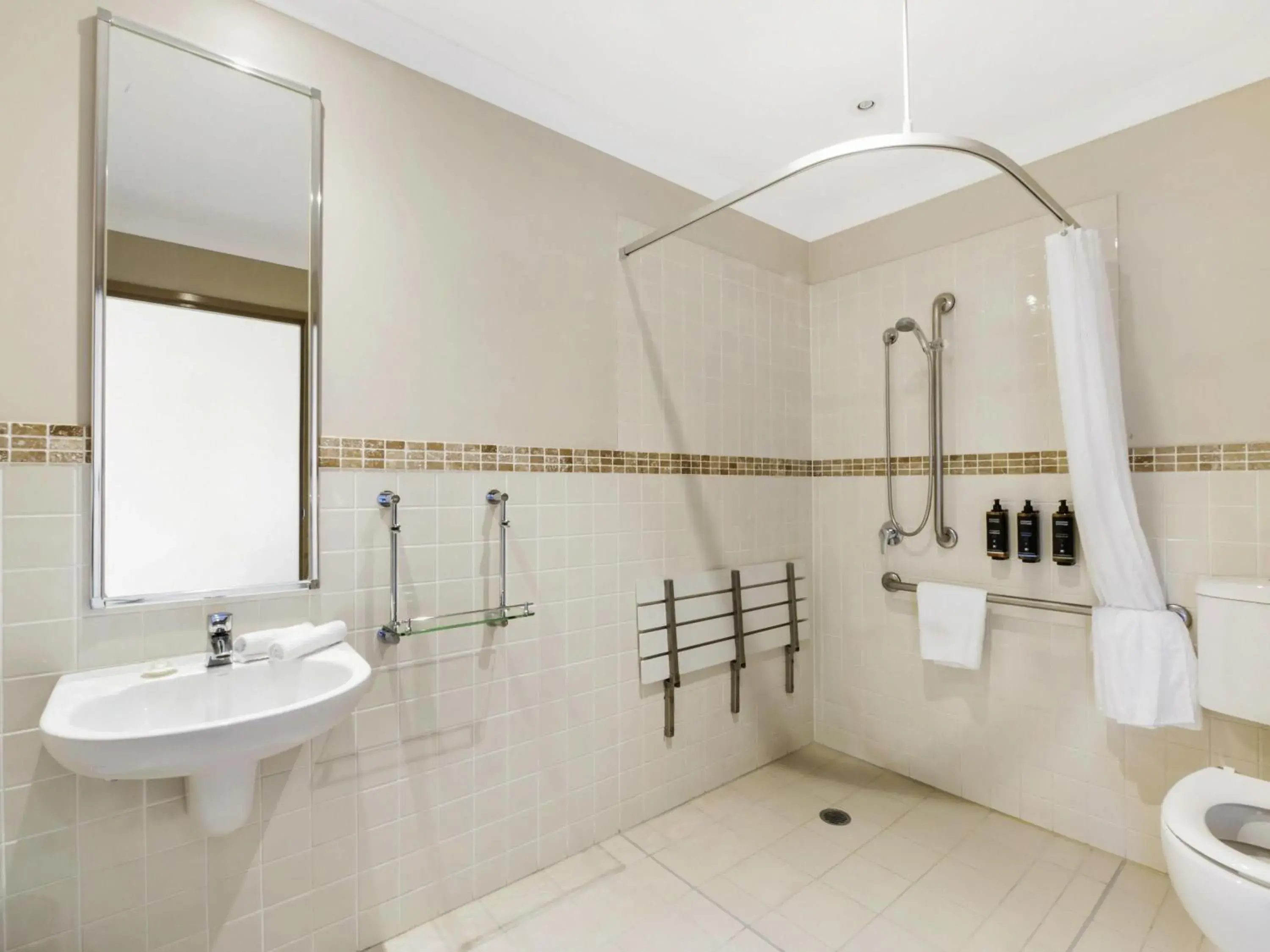 Bedroom in Mercure Kooindah Waters Central Coast Bedroom in Mercure Kooindah Waters Central Coast