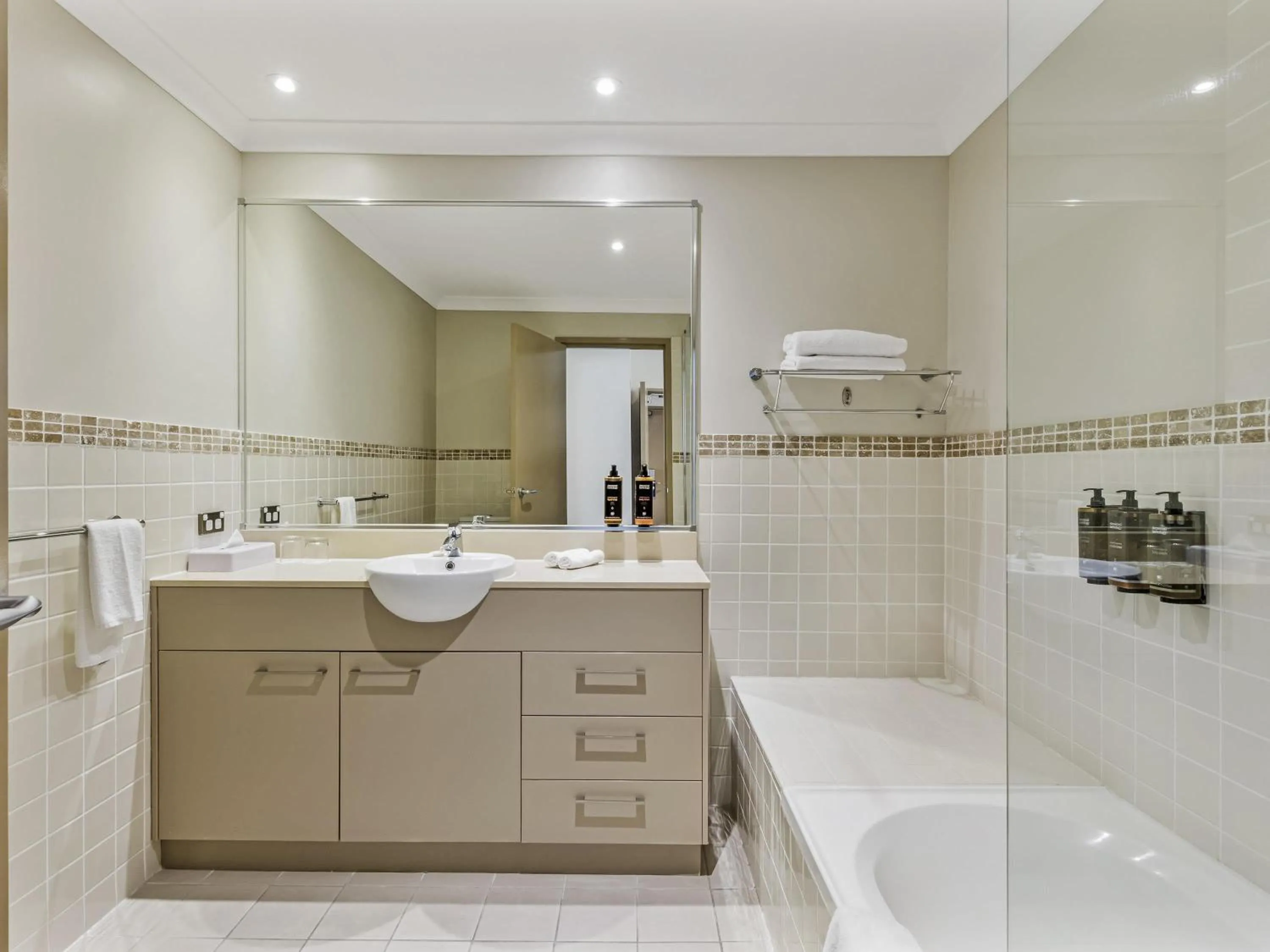 Bedroom in Mercure Kooindah Waters Central Coast