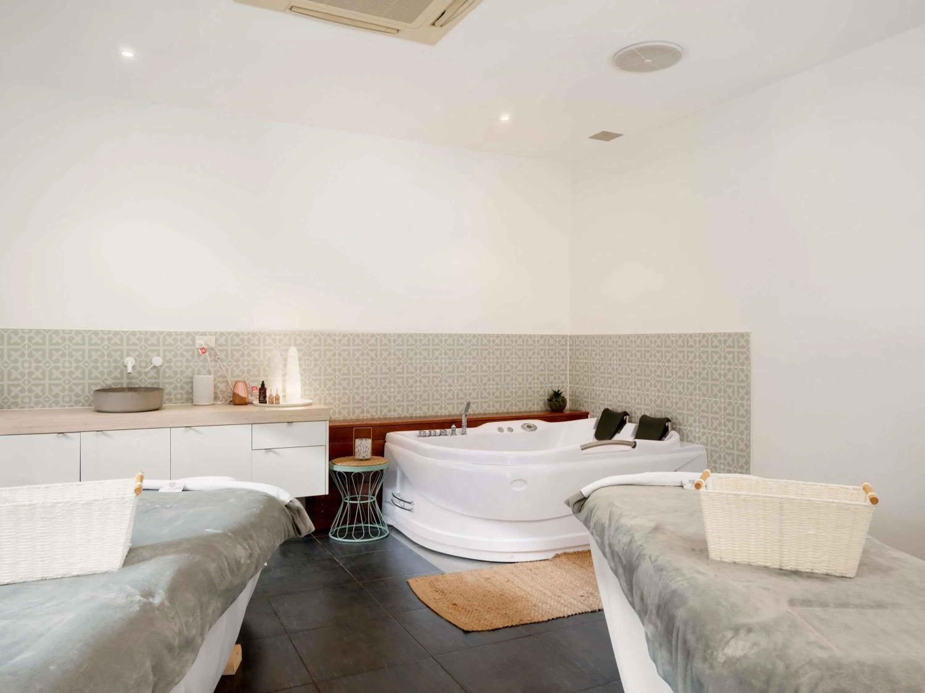 Spa and wellness centre/facilities, Bed in Mercure Kooindah Waters Central Coast