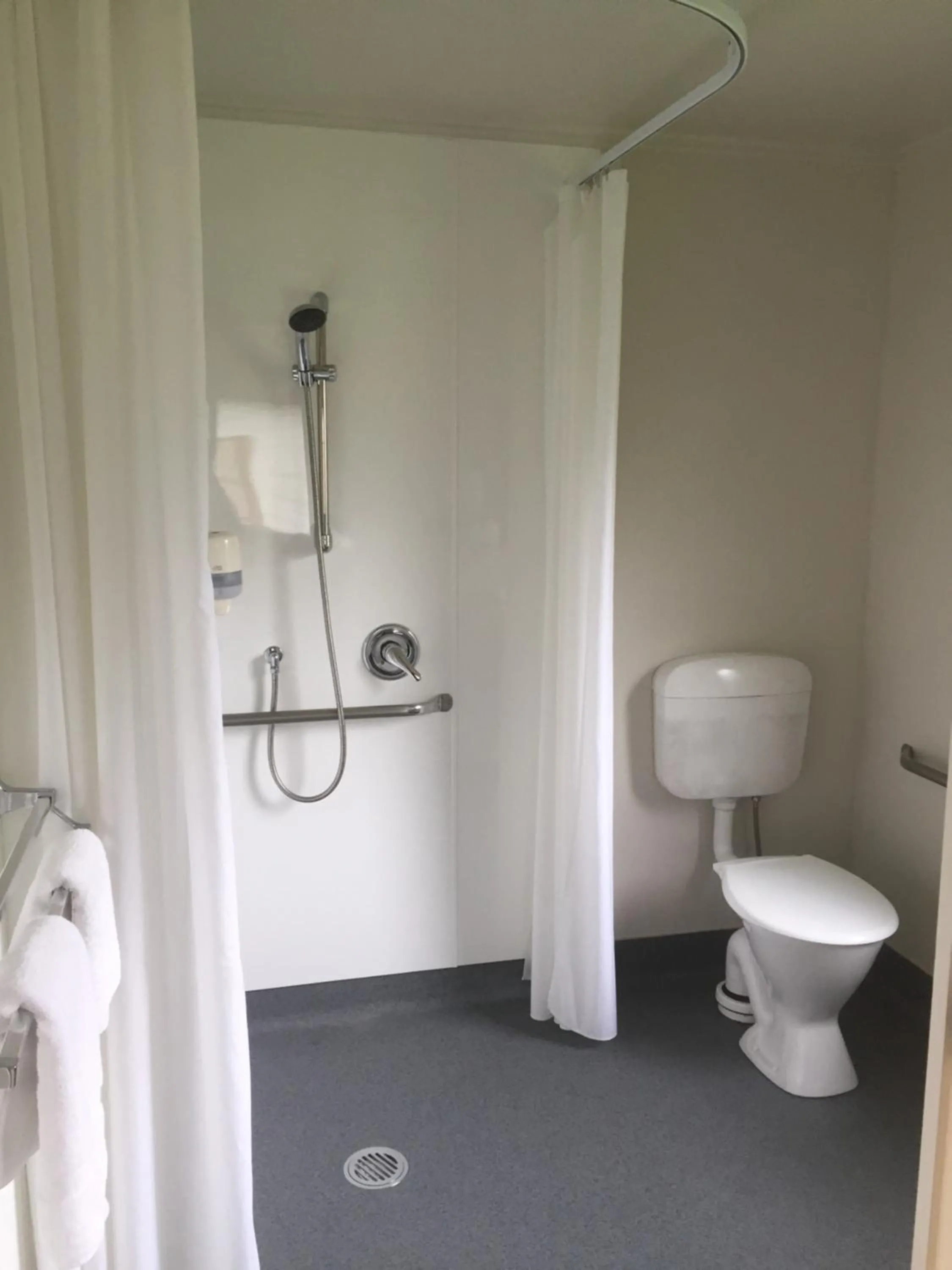 Bathroom in Geraldine TOP 10 Holiday Park